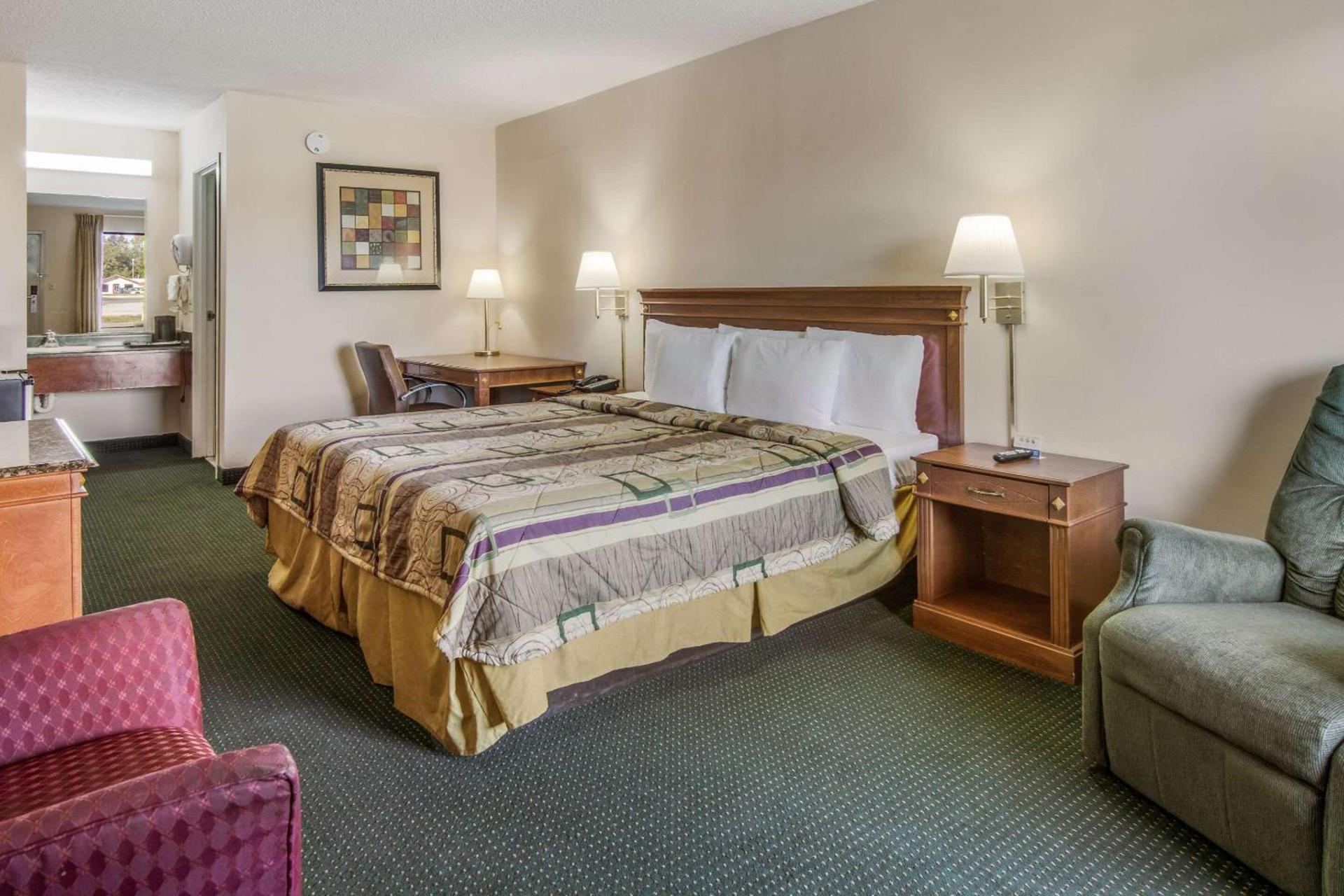 Rodeway Inn & Suites Dublin photo 4