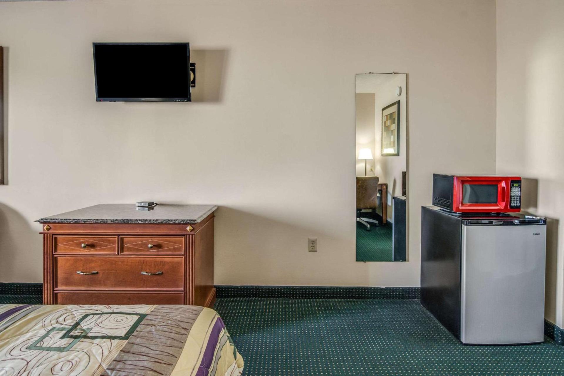 Rodeway Inn & Suites Dublin photo 7