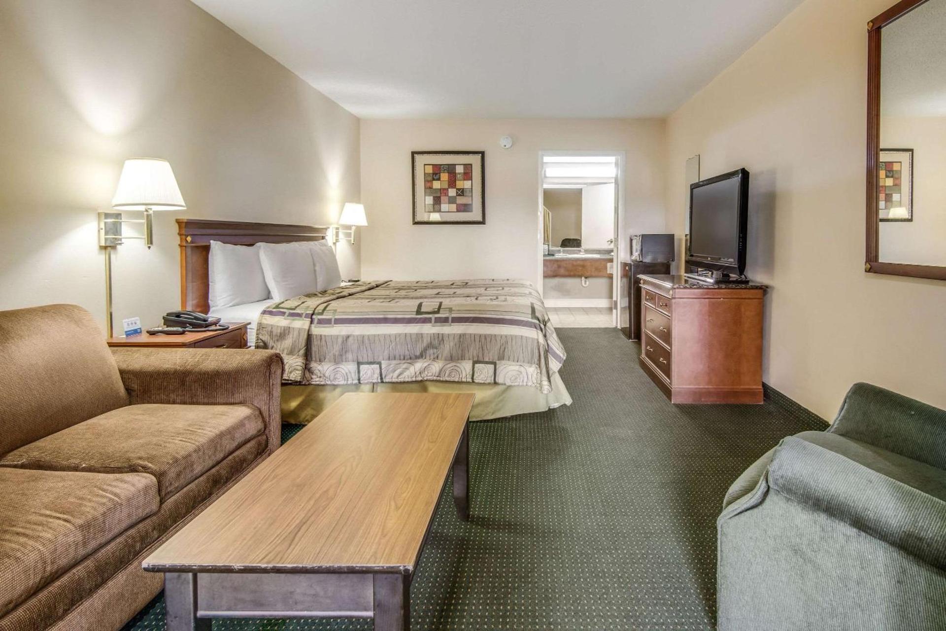 Rodeway Inn & Suites Dublin photo 19