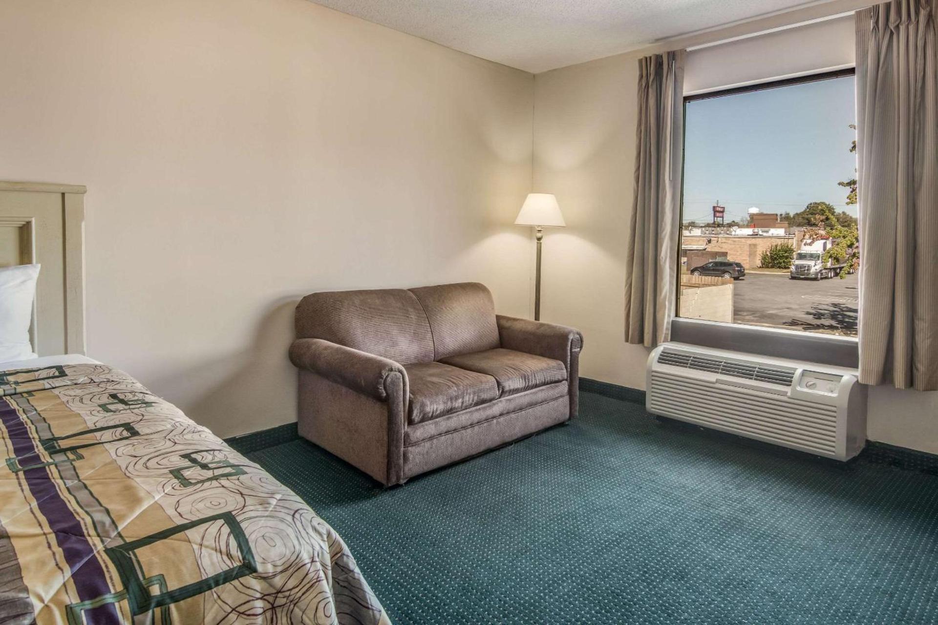 Rodeway Inn & Suites Dublin photo 24