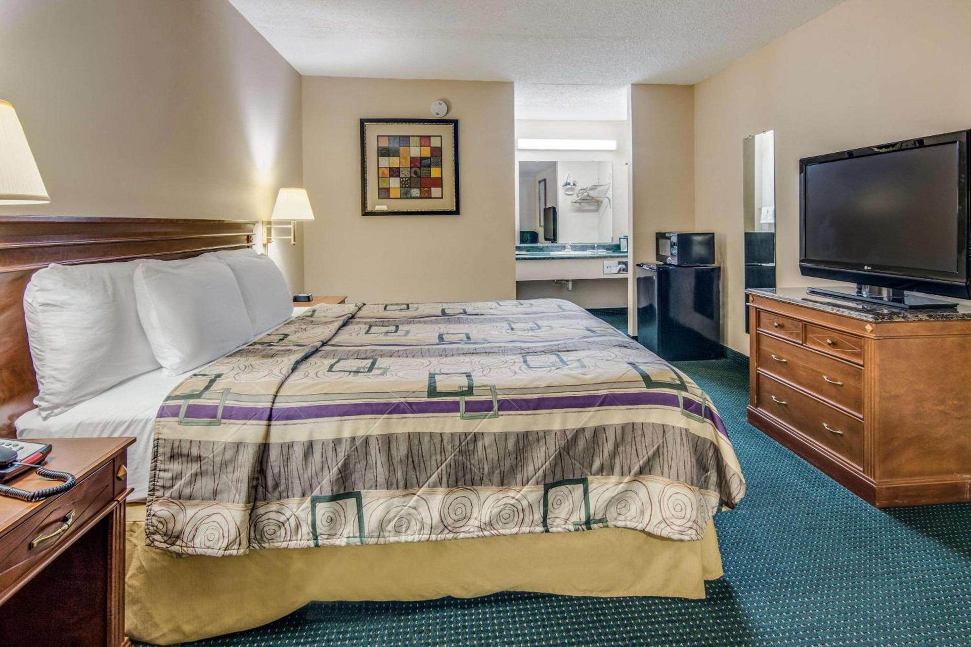 Rodeway Inn & Suites Dublin photo 25