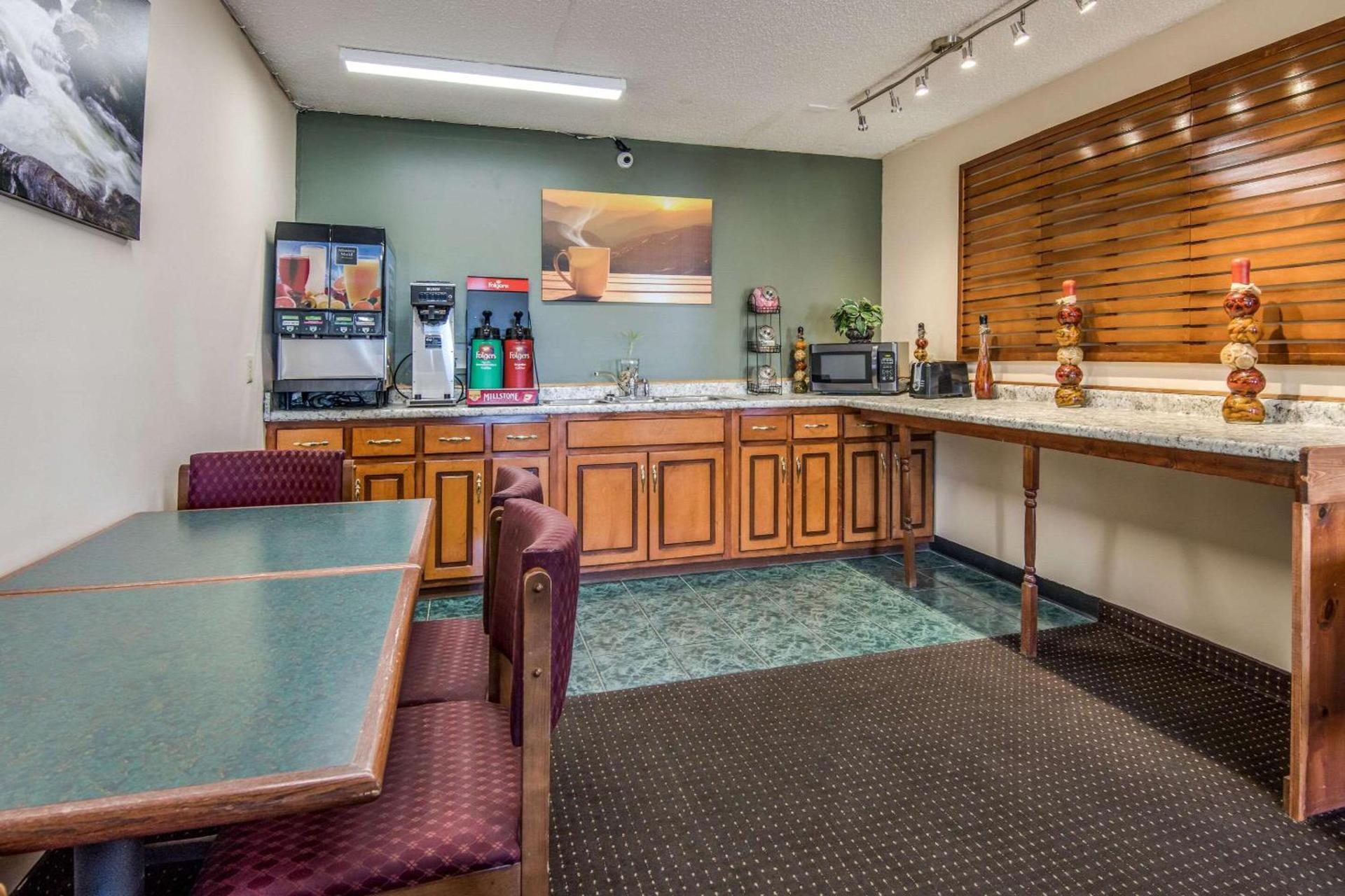 Rodeway Inn & Suites Dublin photo 30