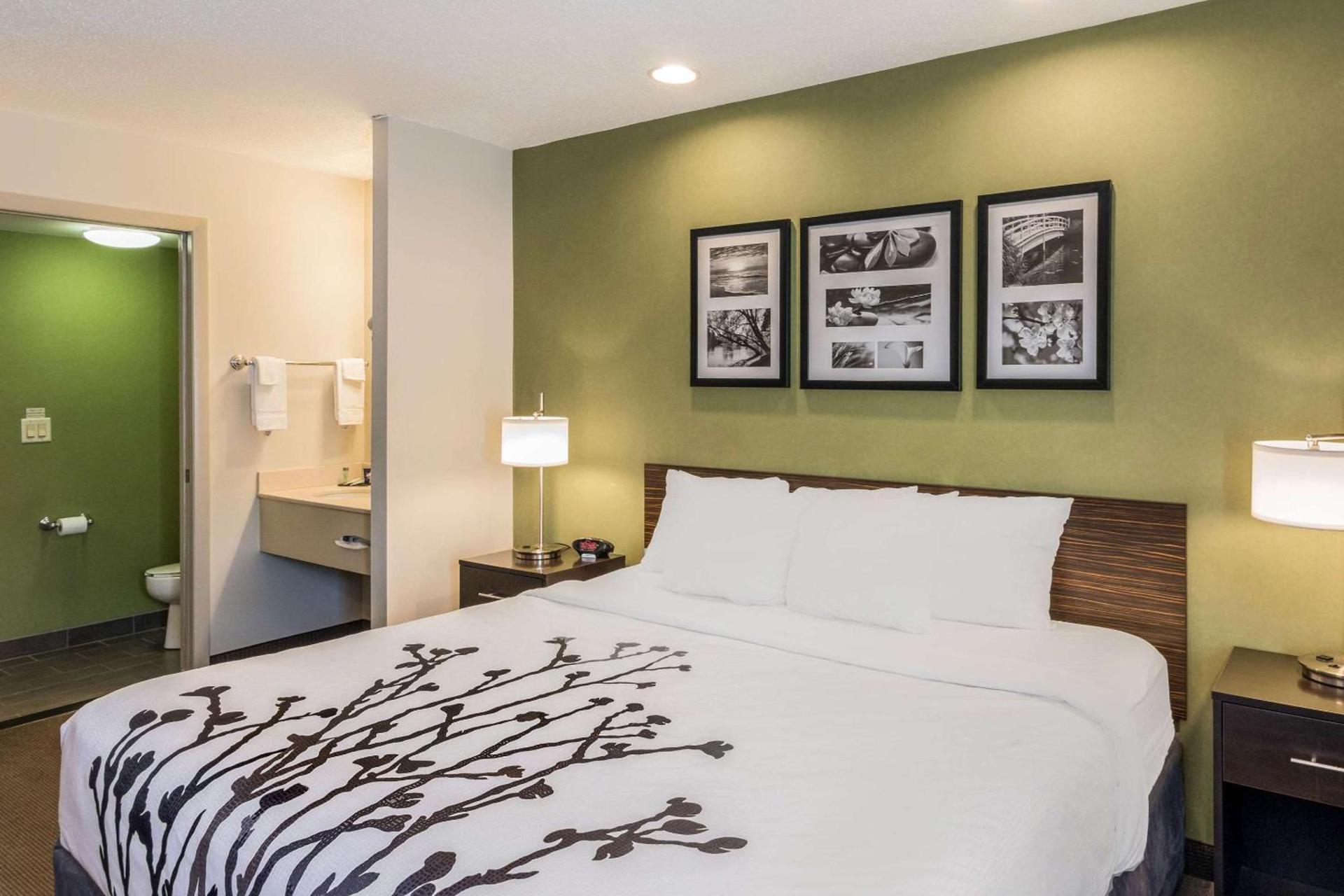 Sleep Inn & Suites Niantic North photo 13