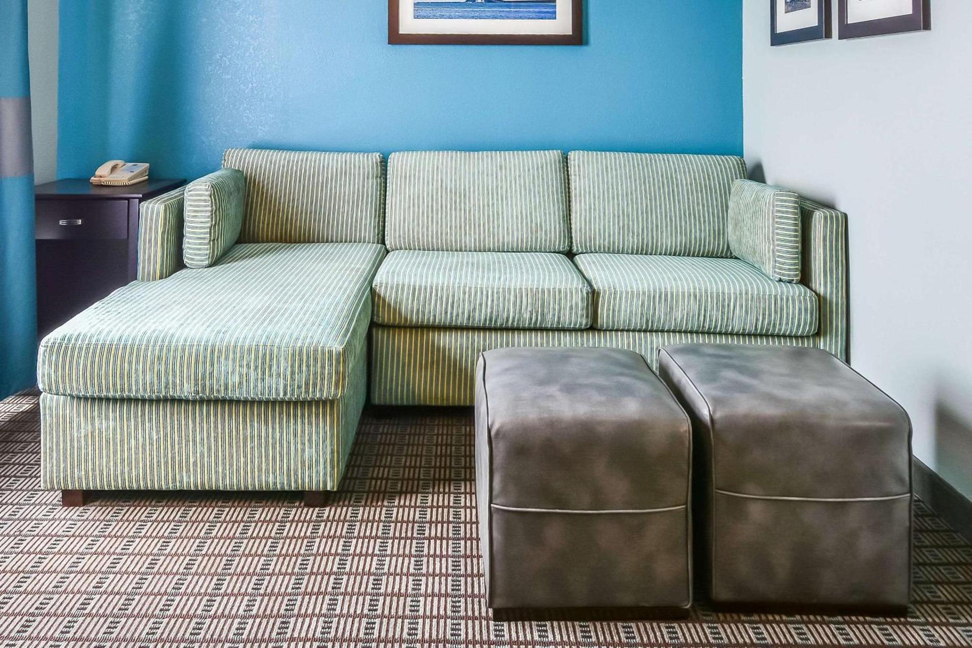 Comfort Suites Tampa - Brandon photo 28