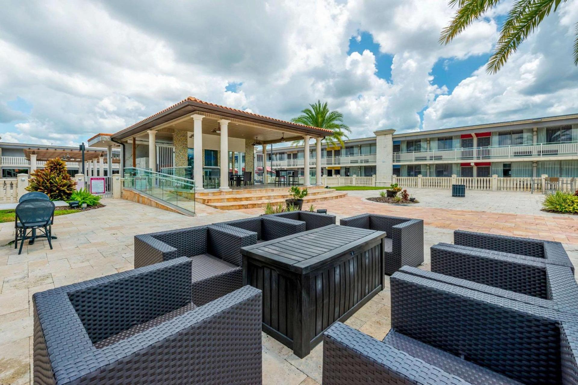 Quality Inn and Conference Center Tampa-Brandon photo 6