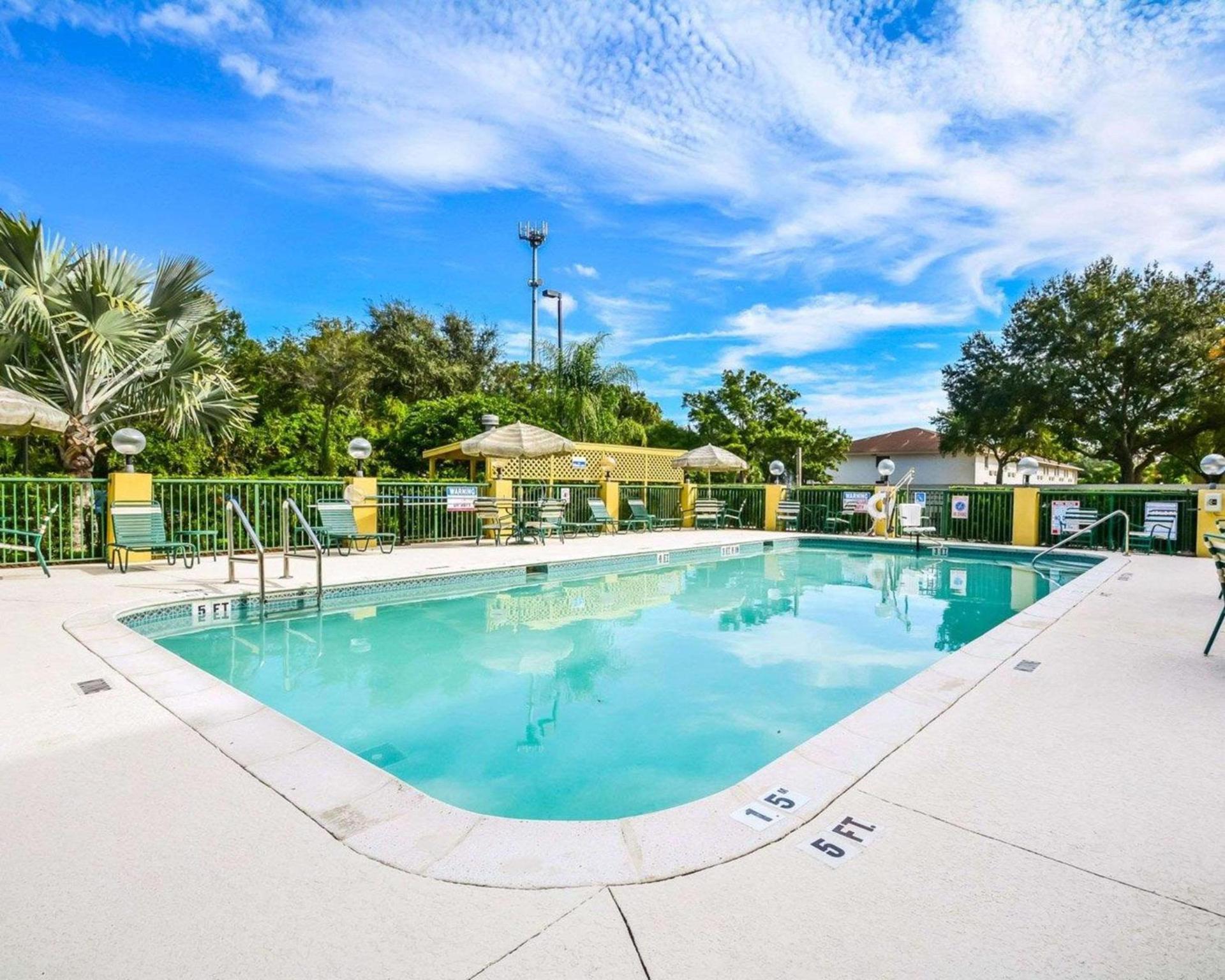 Comfort Suites Tampa - Brandon photo 27