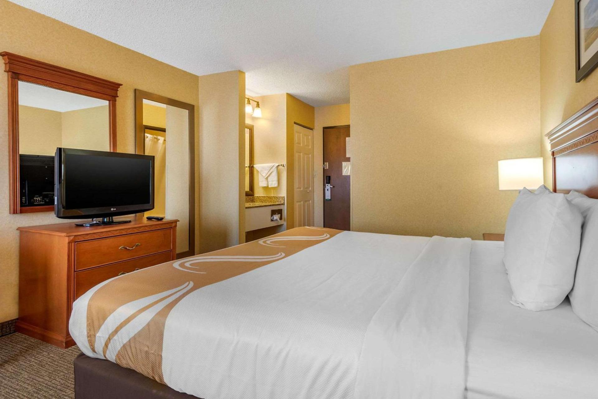 Quality Inn Pueblo North photo 11