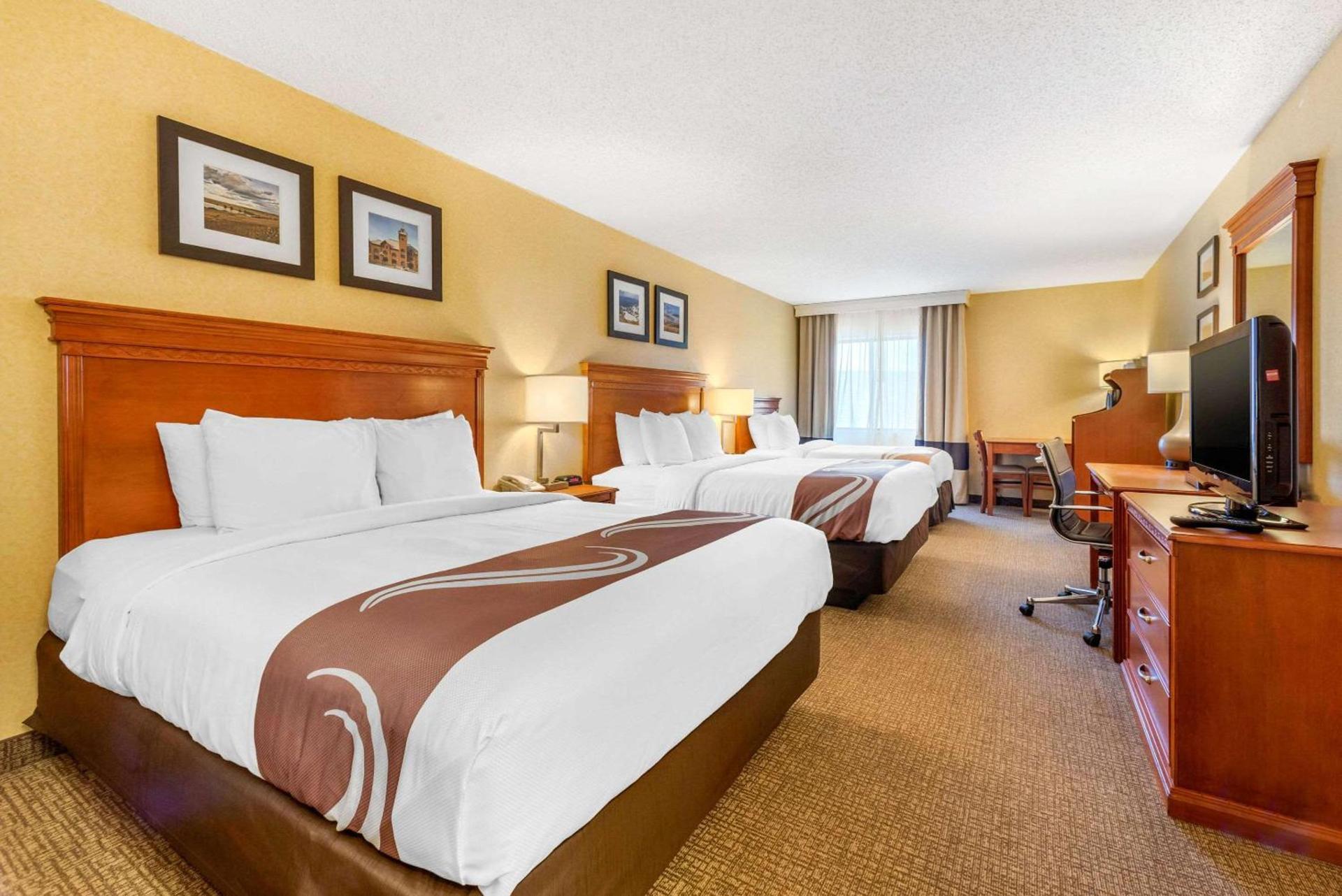 Quality Inn Pueblo North photo 13