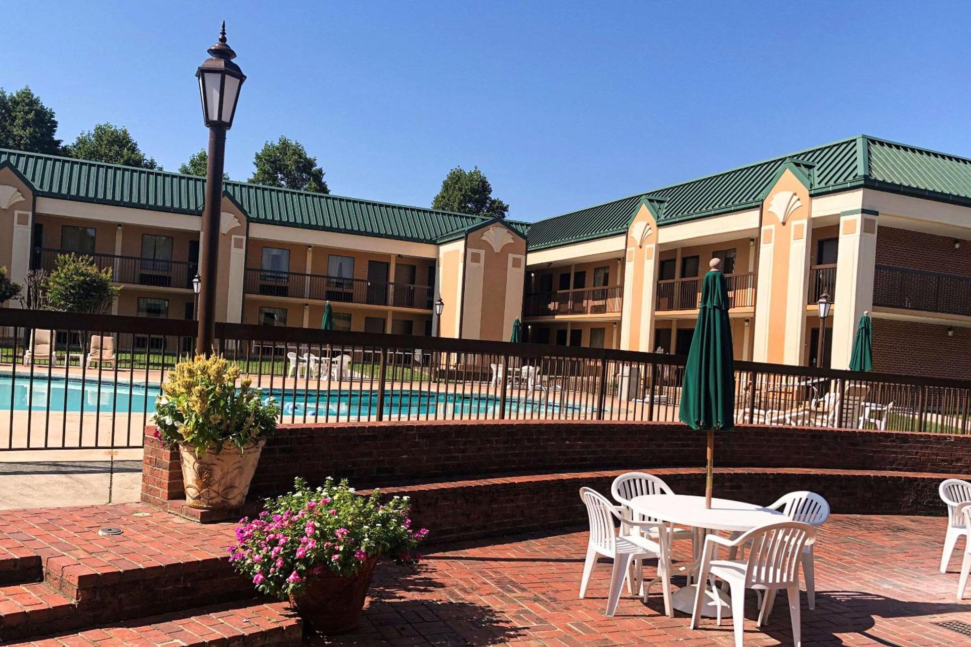 Quality Inn Morganton Southeast photo 3