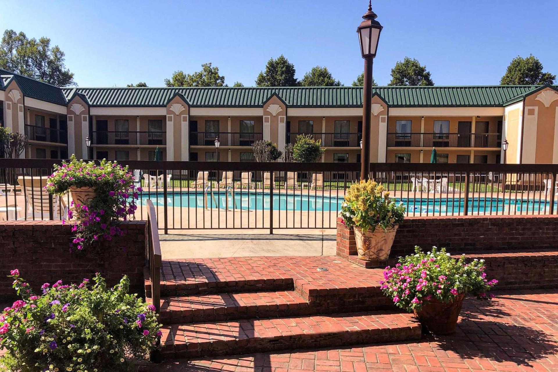 Quality Inn Morganton Southeast photo 38