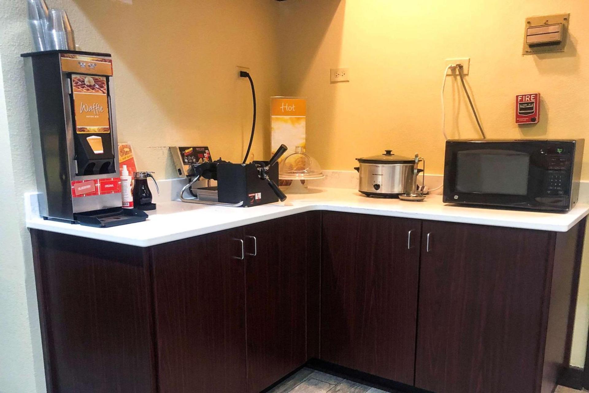 Quality Inn Morganton Southeast photo 25