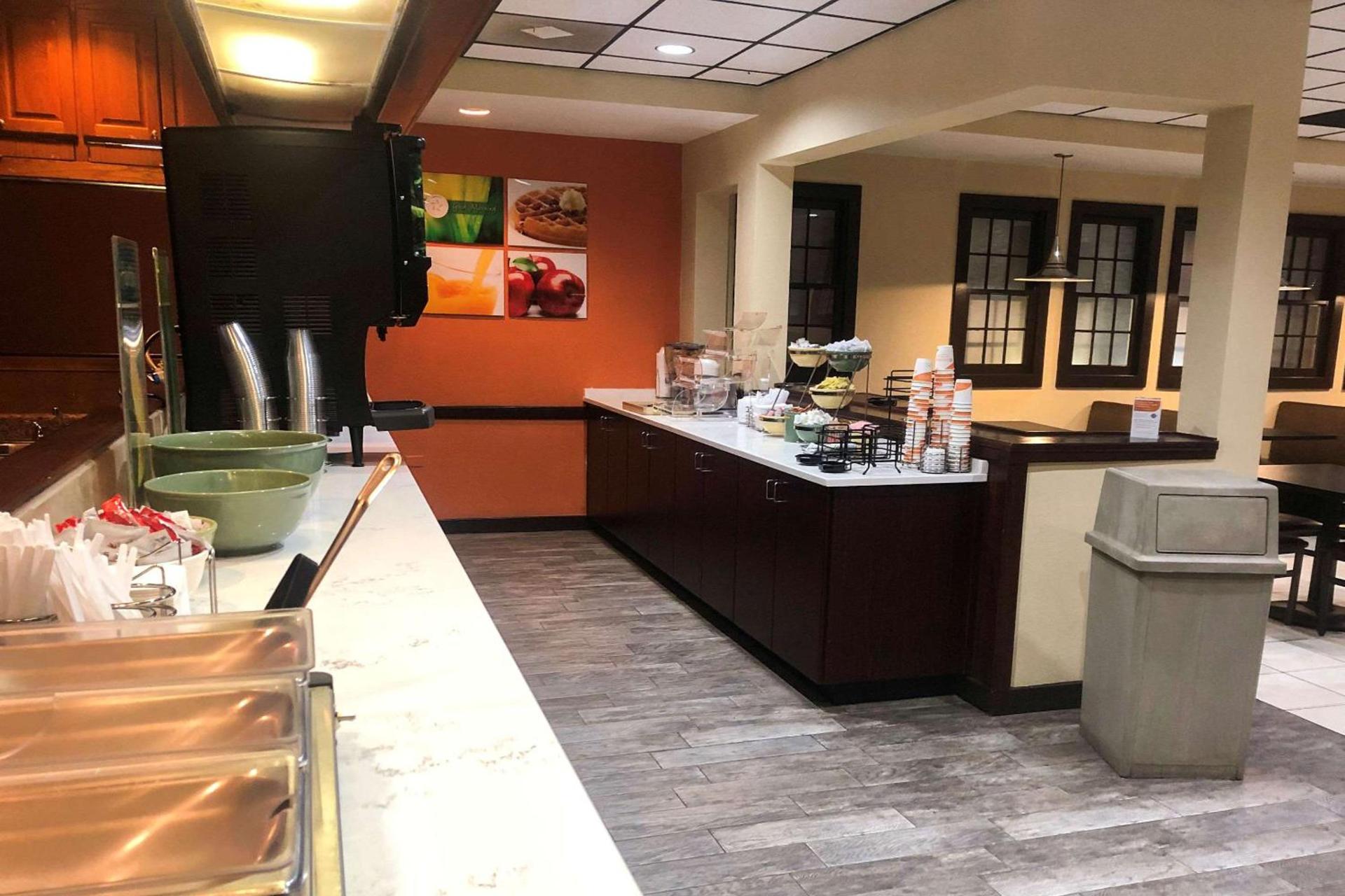 Quality Inn Morganton Southeast photo 9