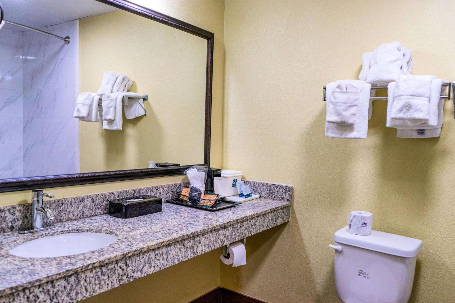 Quality Inn Whiteville North photo 13
