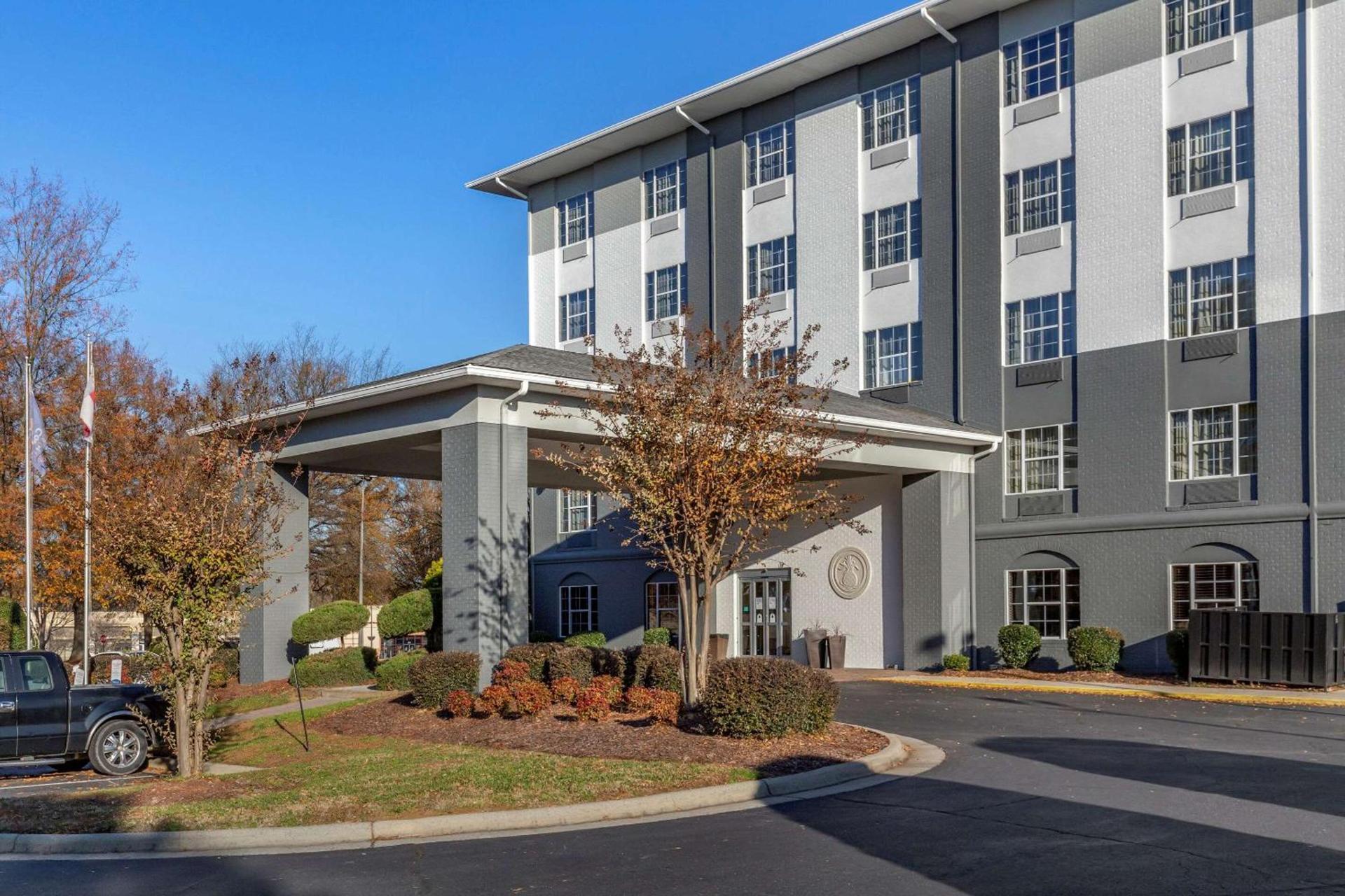 Comfort Suites Pineville - Ballantyne Area photo 3