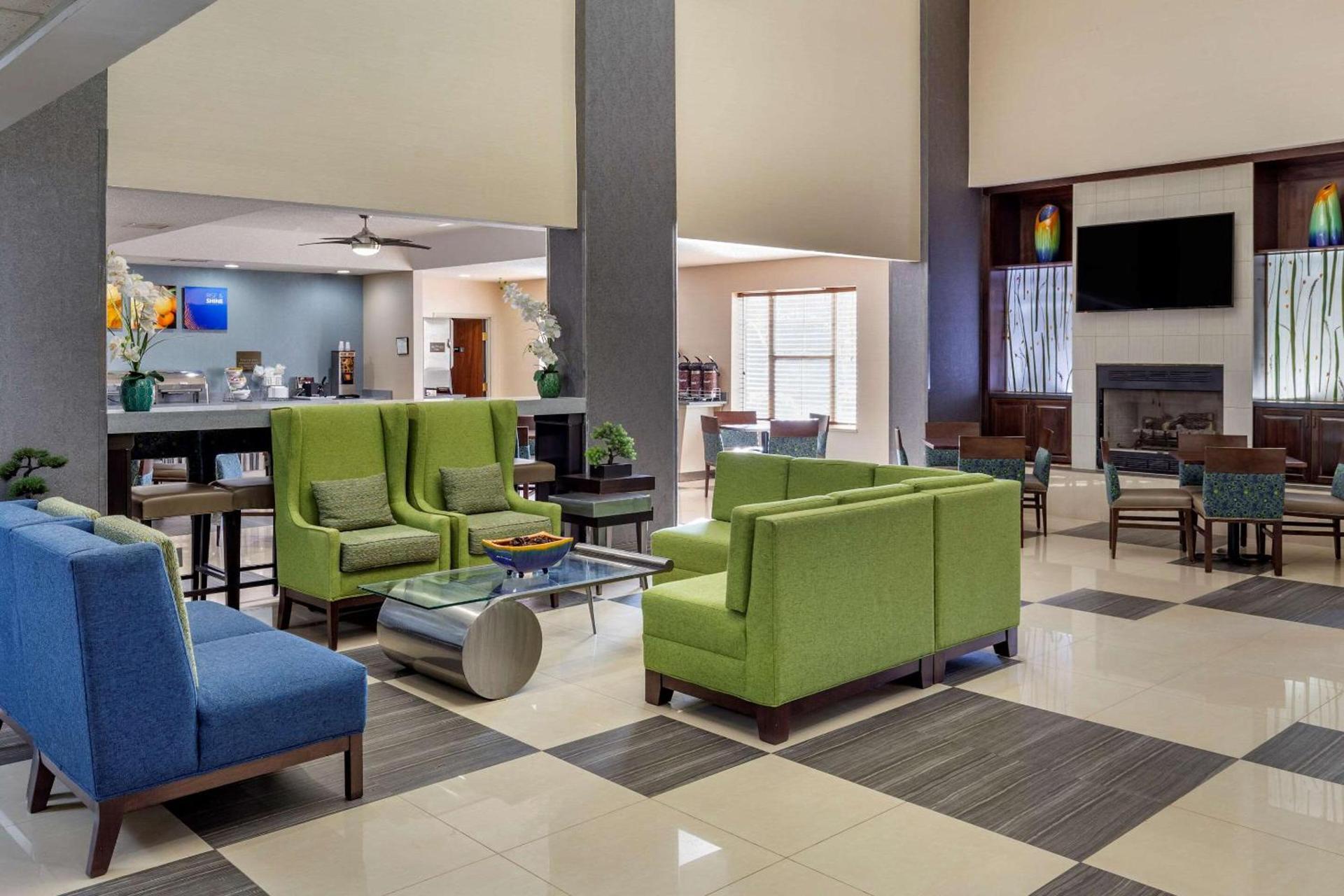 Comfort Suites Pineville - Ballantyne Area photo 6