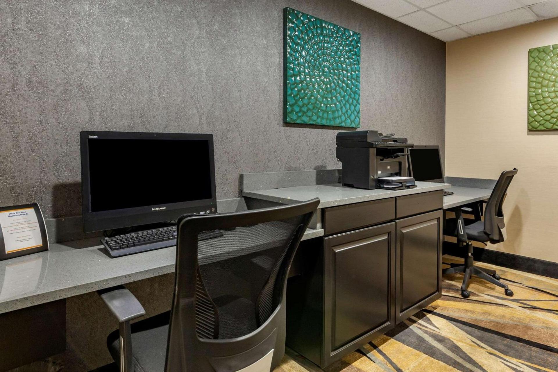 Comfort Suites Pineville - Ballantyne Area photo 33