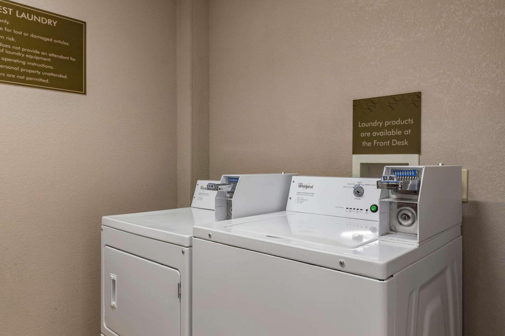 Comfort Suites Pineville - Ballantyne Area photo 39