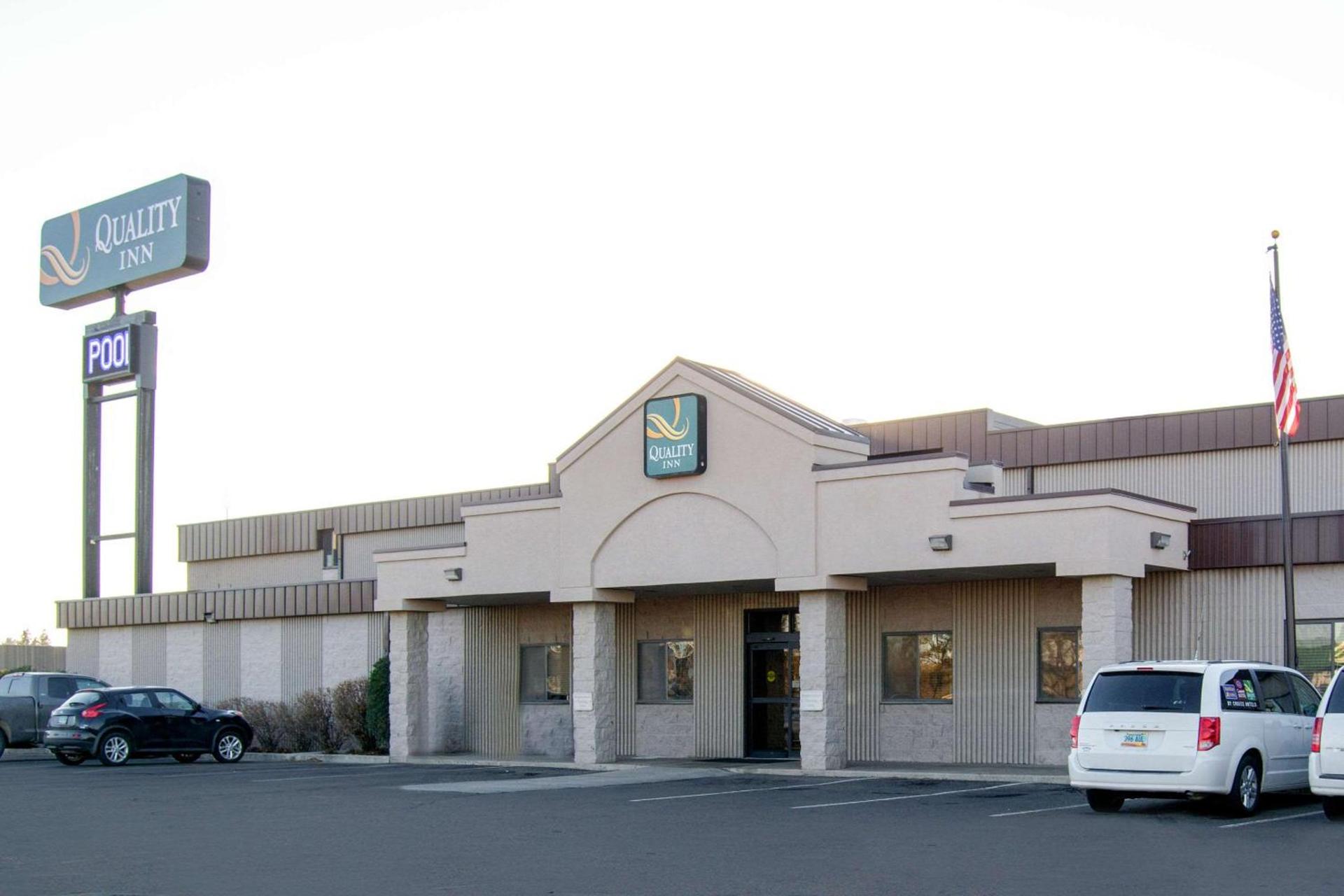 Quality Inn Bismarck I-94 — hotel in Bismarck