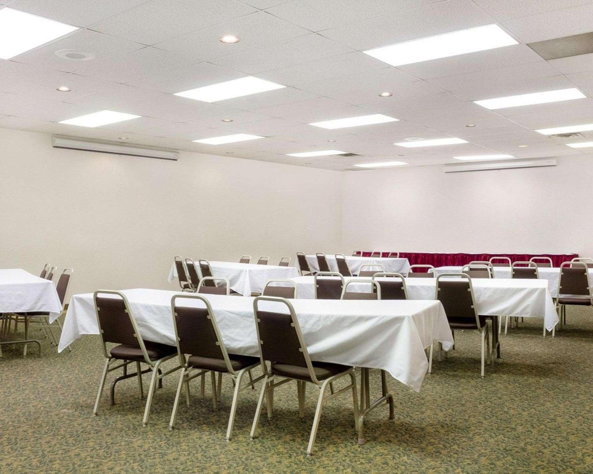 Quality Inn Bismarck I-94 photo 31