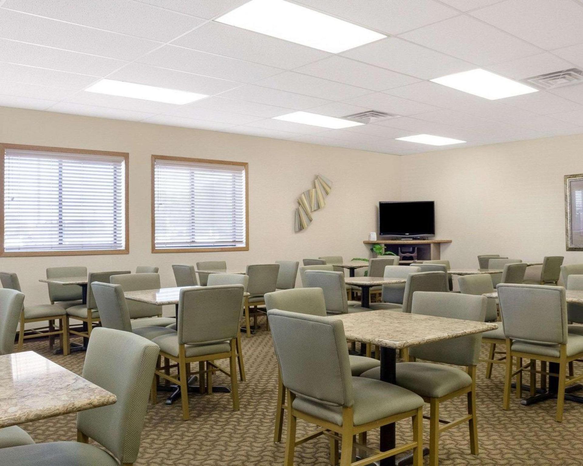 Quality Inn Bismarck I-94 photo 33