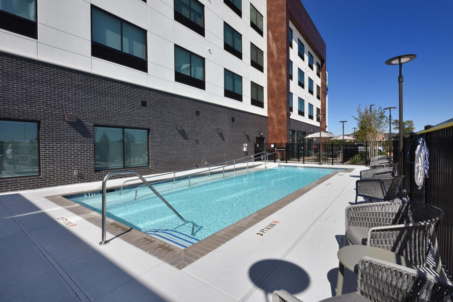 Holiday Inn Express & Suites Spring - Woodlands Area by IHG photo 2