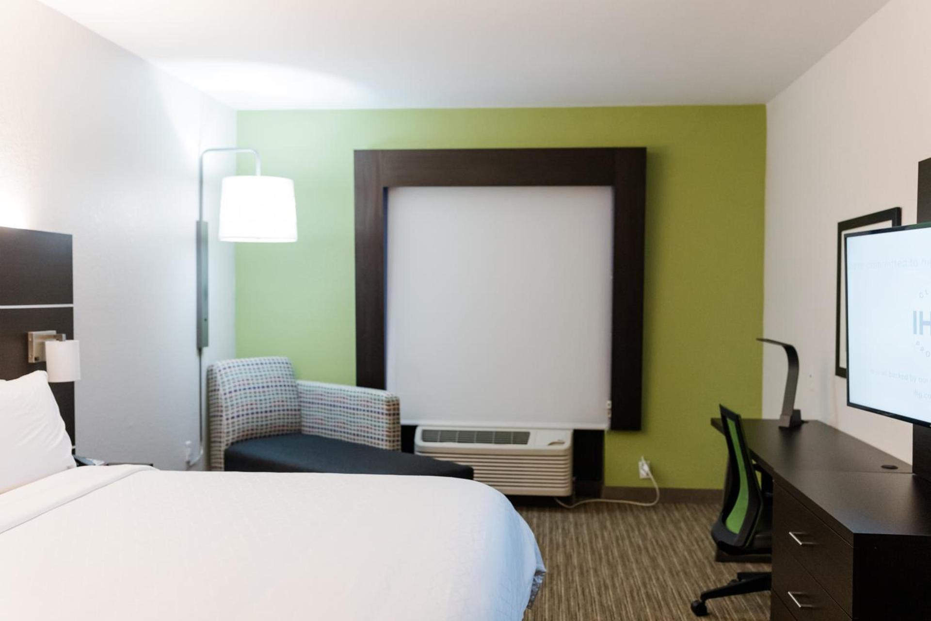 Holiday Inn Express Hotel & Suites Greenville by IHG photo 52