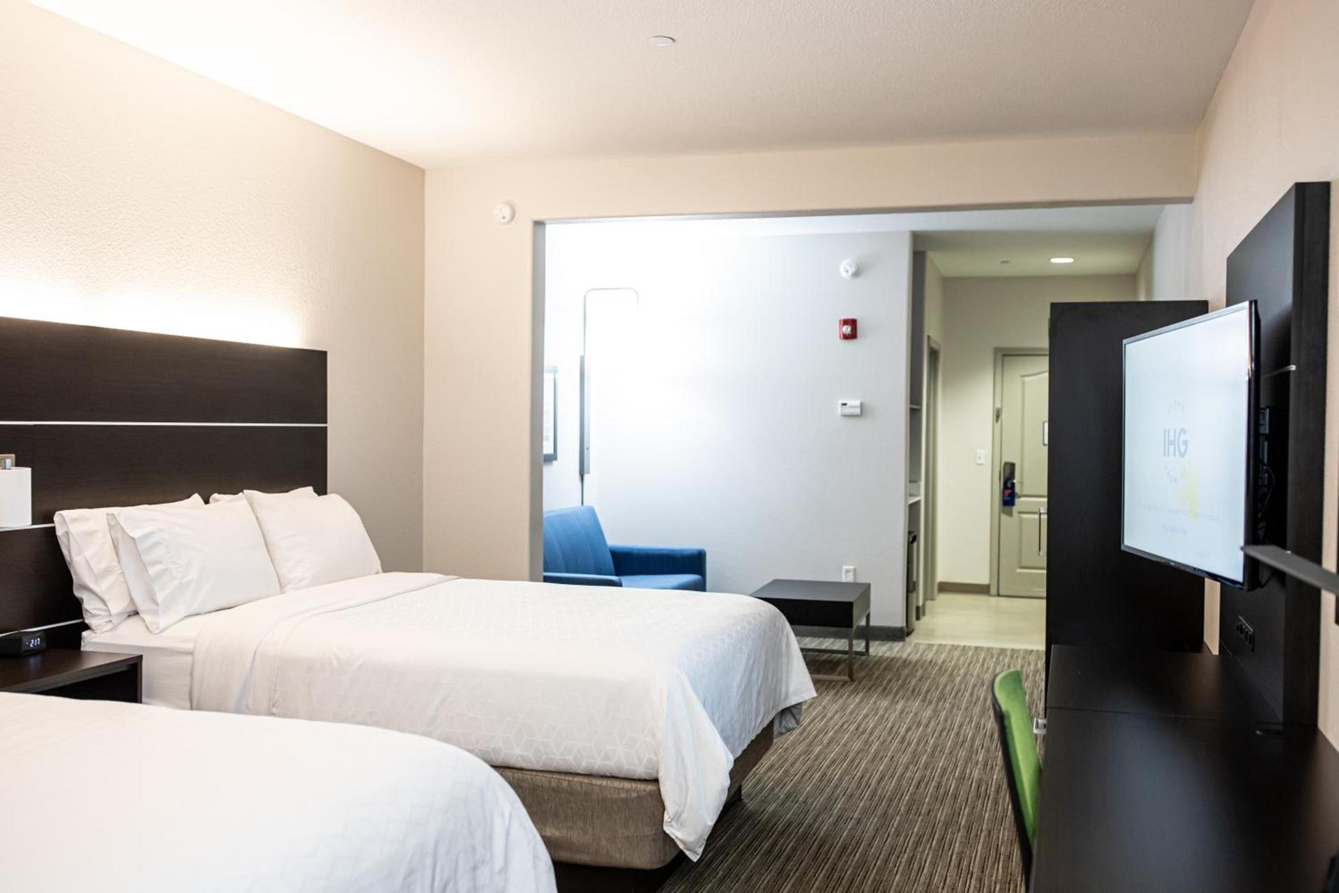 Holiday Inn Express Hotel & Suites Greenville by IHG photo 81