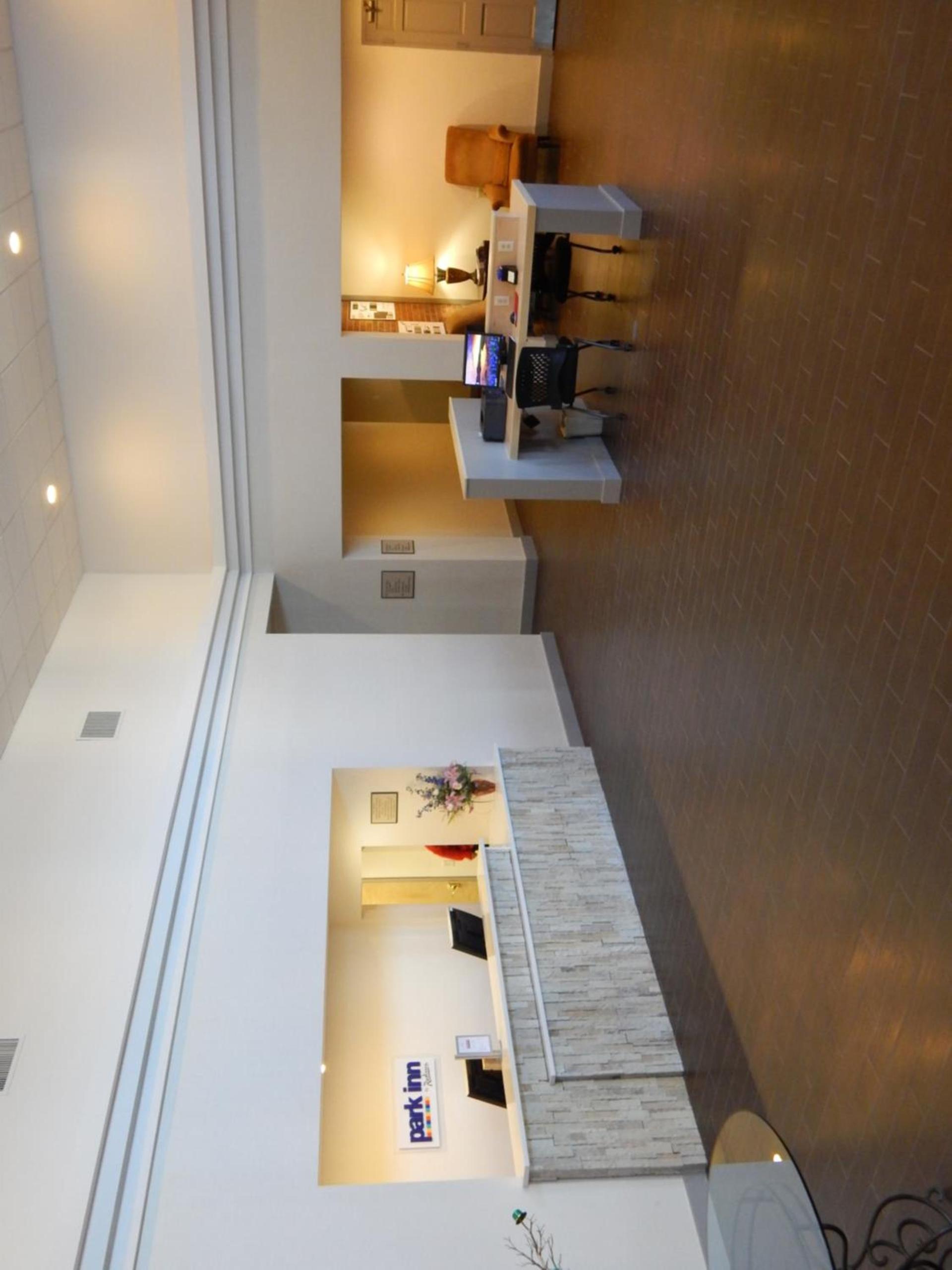 Ramada by Wyndham Indiana photo 4