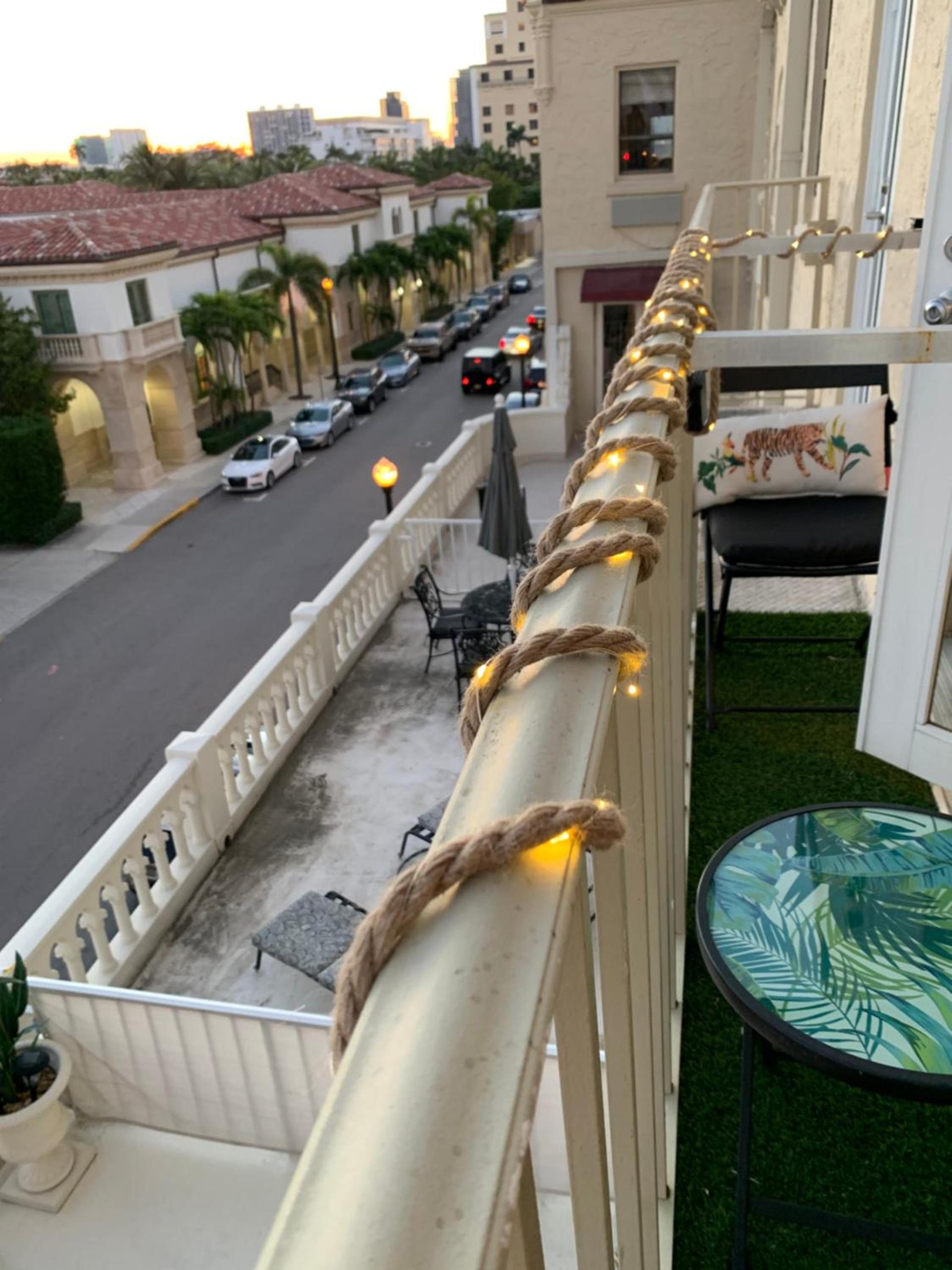 Palm Beach Hotel with Juliette Balconies! 2 blocks from beach! Historic Landmark photo 24
