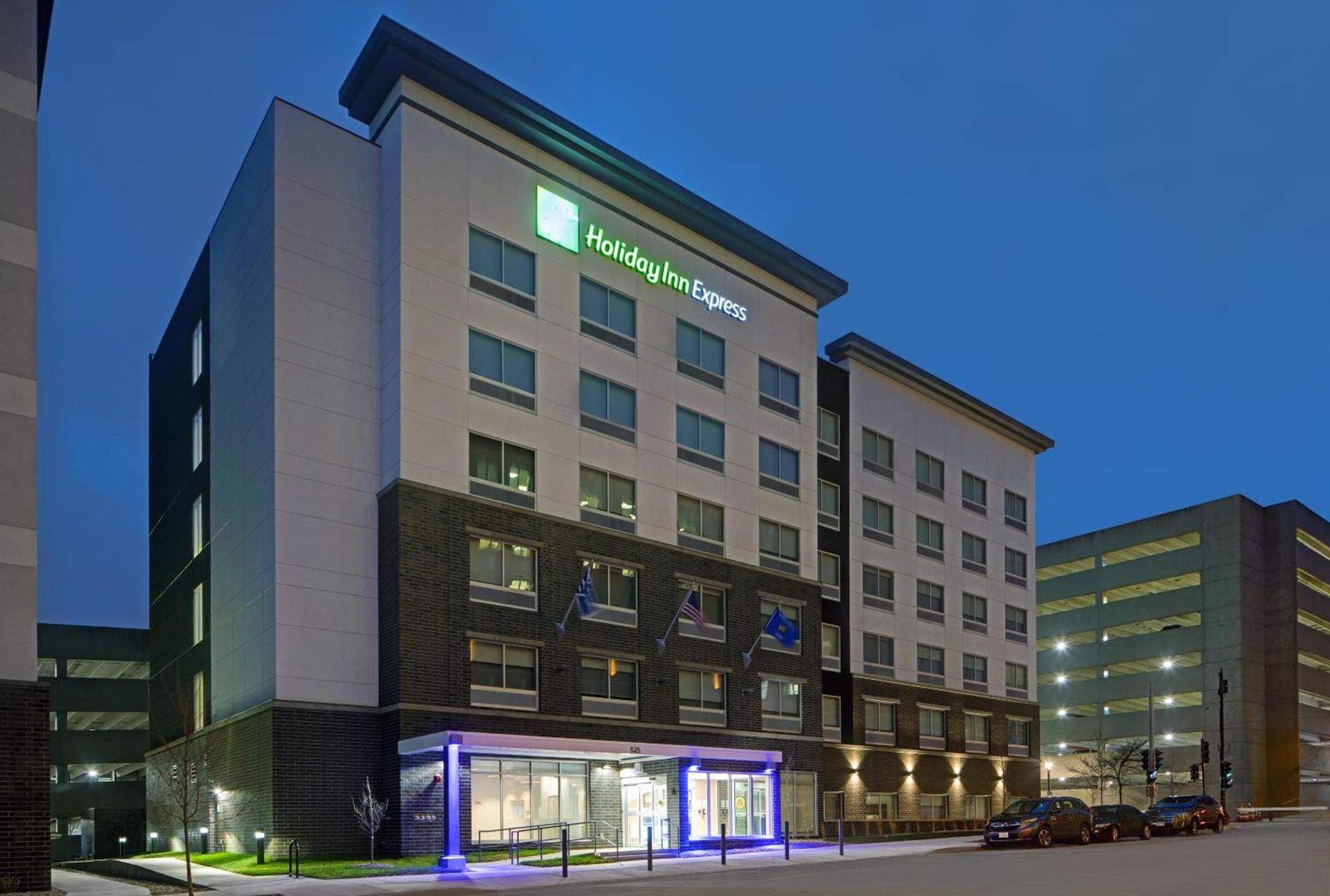 Holiday Inn Express - Milwaukee Downtown by IHG photo 4
