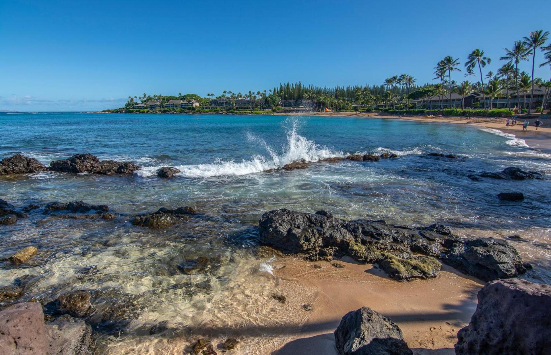 Nāpili Surf Beach Resort by Castle photo 34