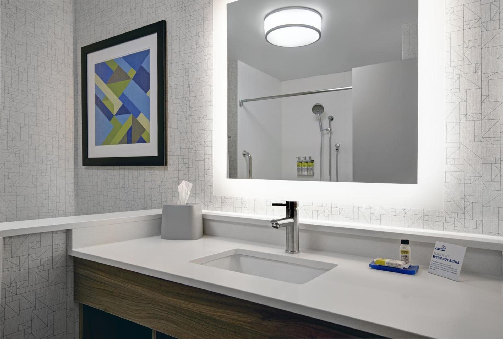 Holiday Inn Express - Milwaukee Downtown by IHG photo 22
