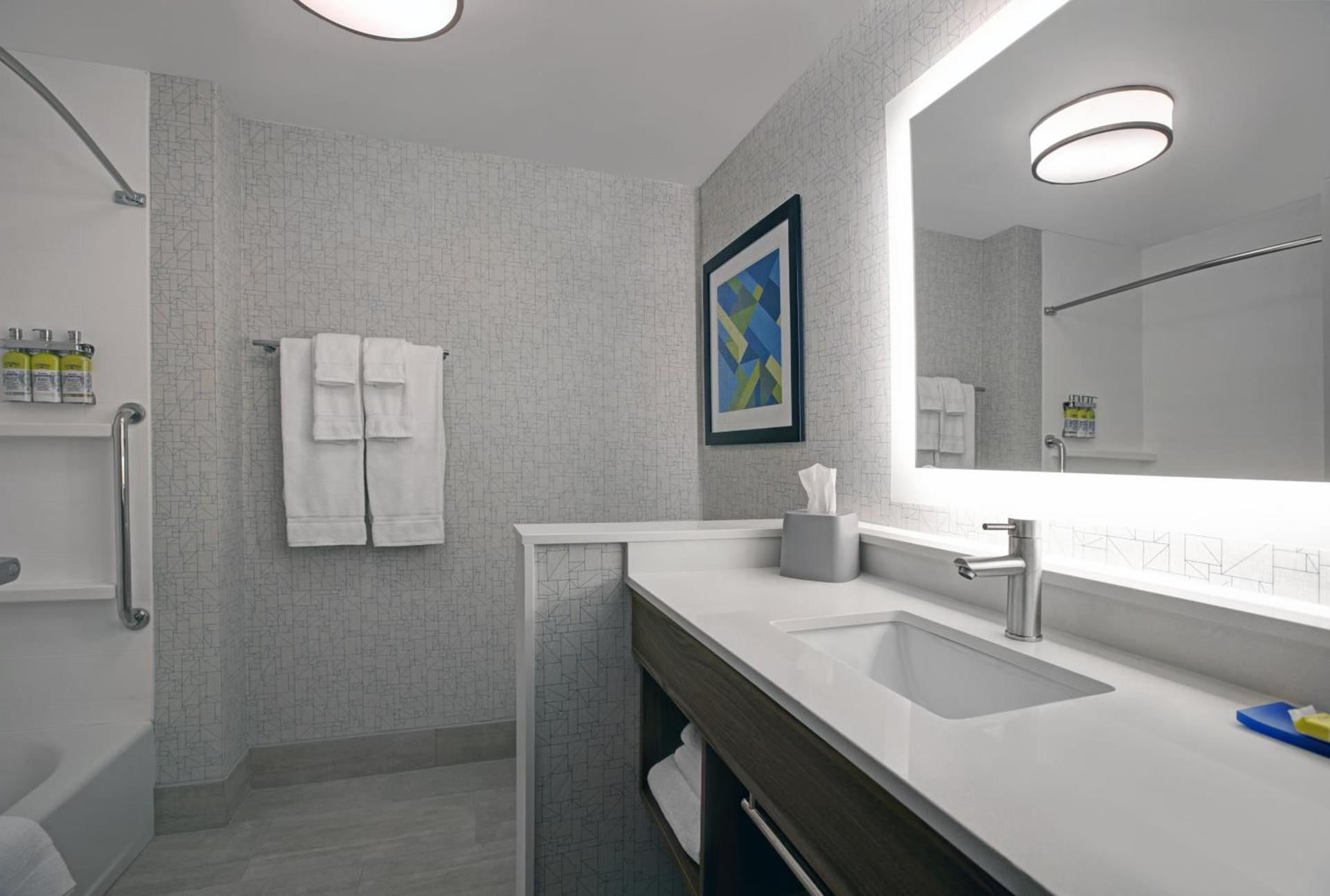 Holiday Inn Express - Milwaukee Downtown by IHG photo 26