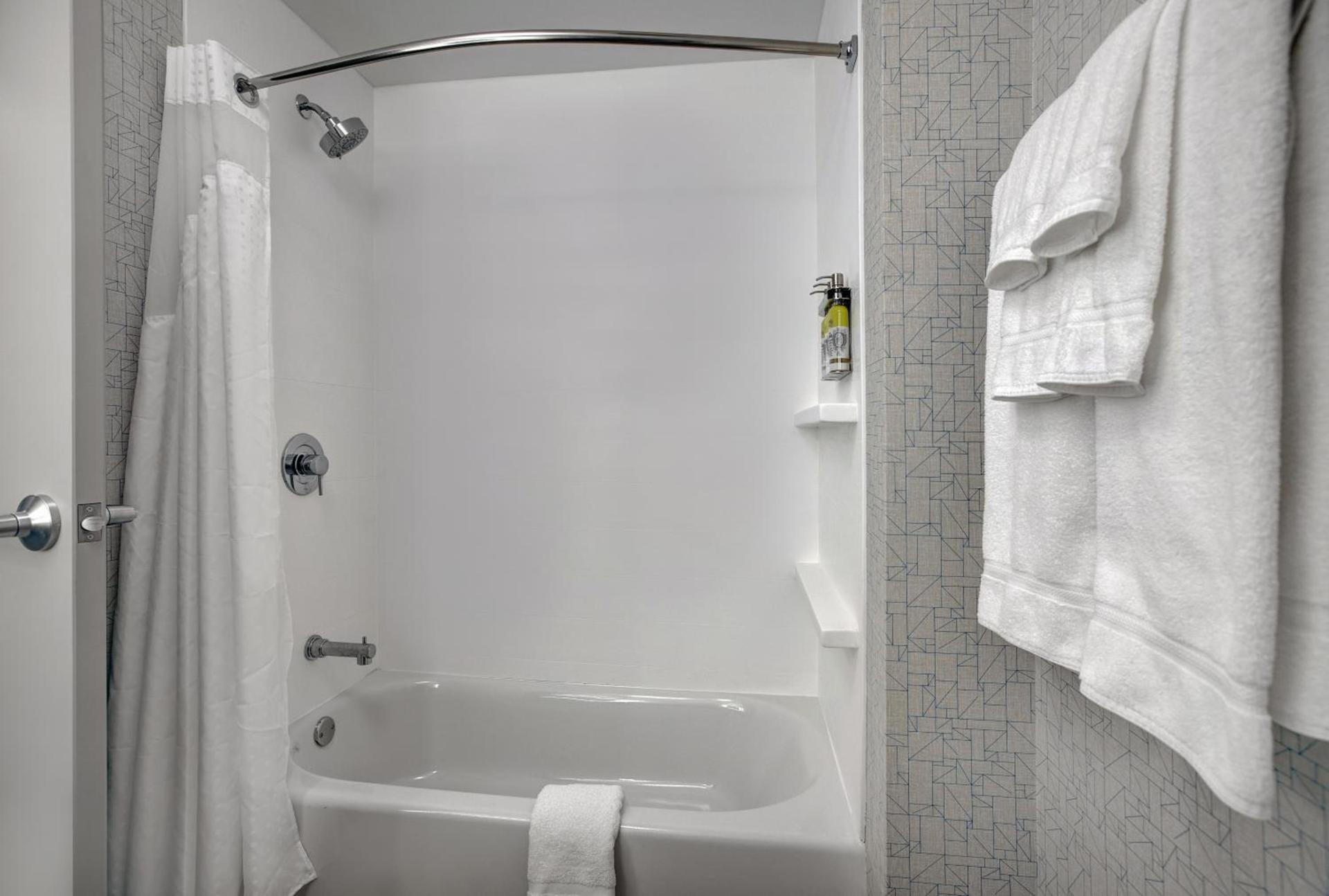 Holiday Inn Express - Milwaukee Downtown by IHG photo 7