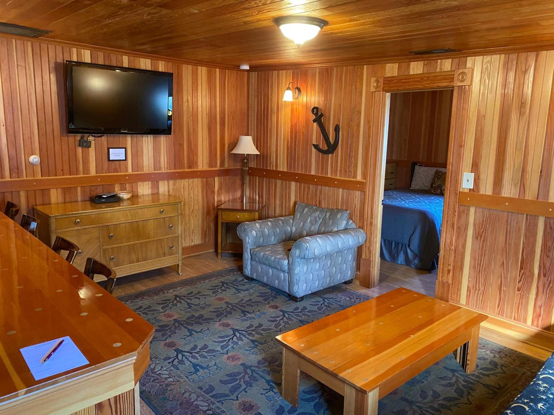 Whistling Winds Motel photo 62