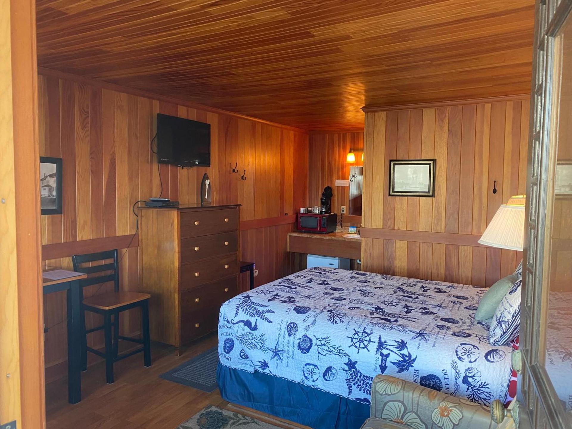 Whistling Winds Motel photo 40