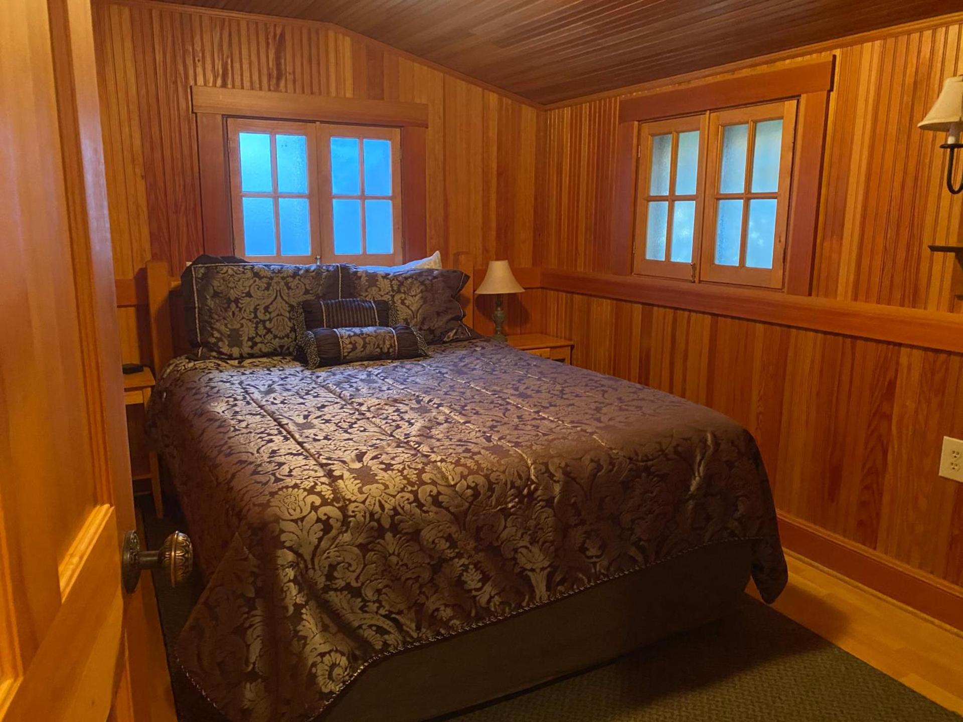 Whistling Winds Motel photo 30