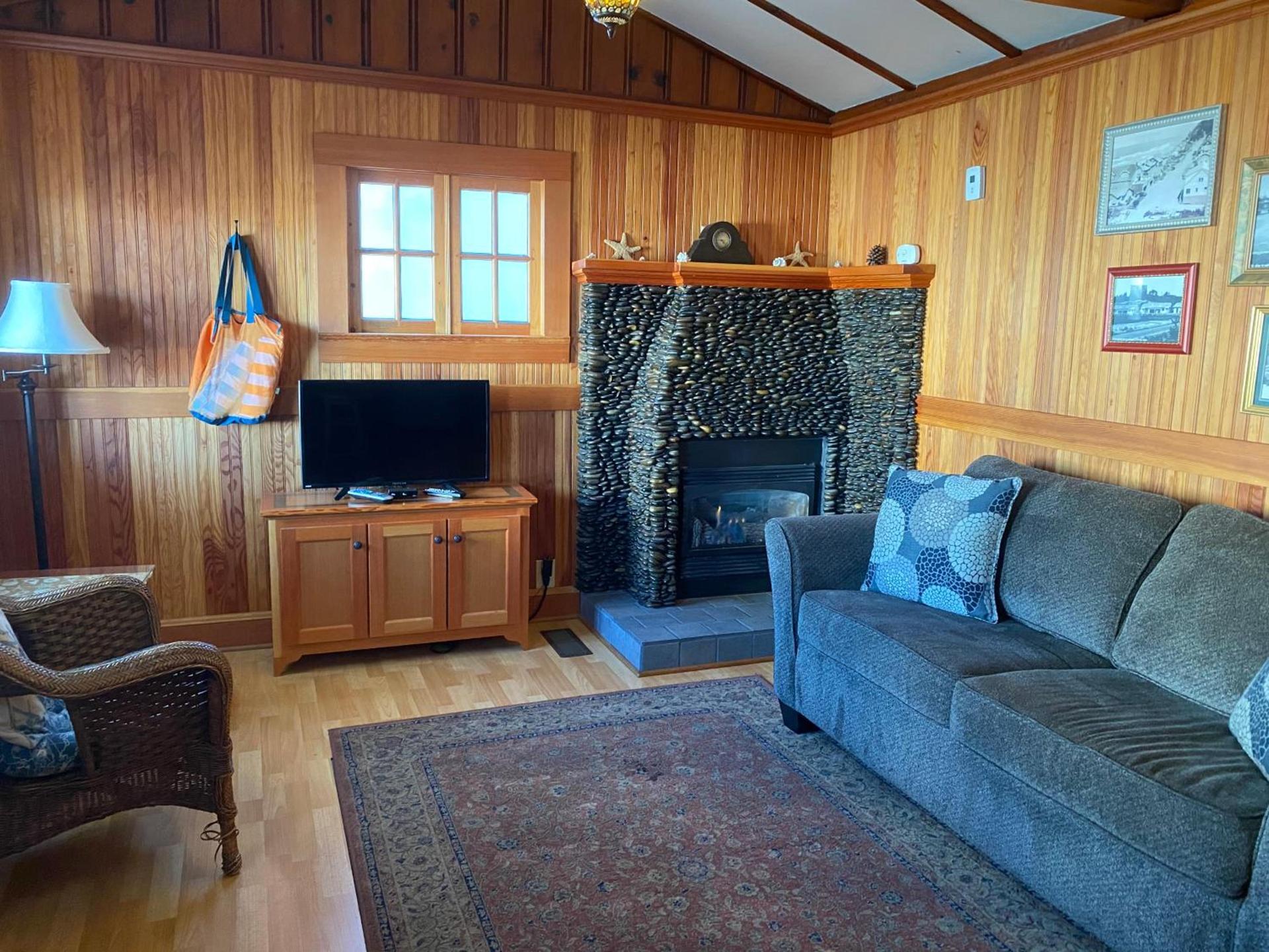 Whistling Winds Motel photo 19