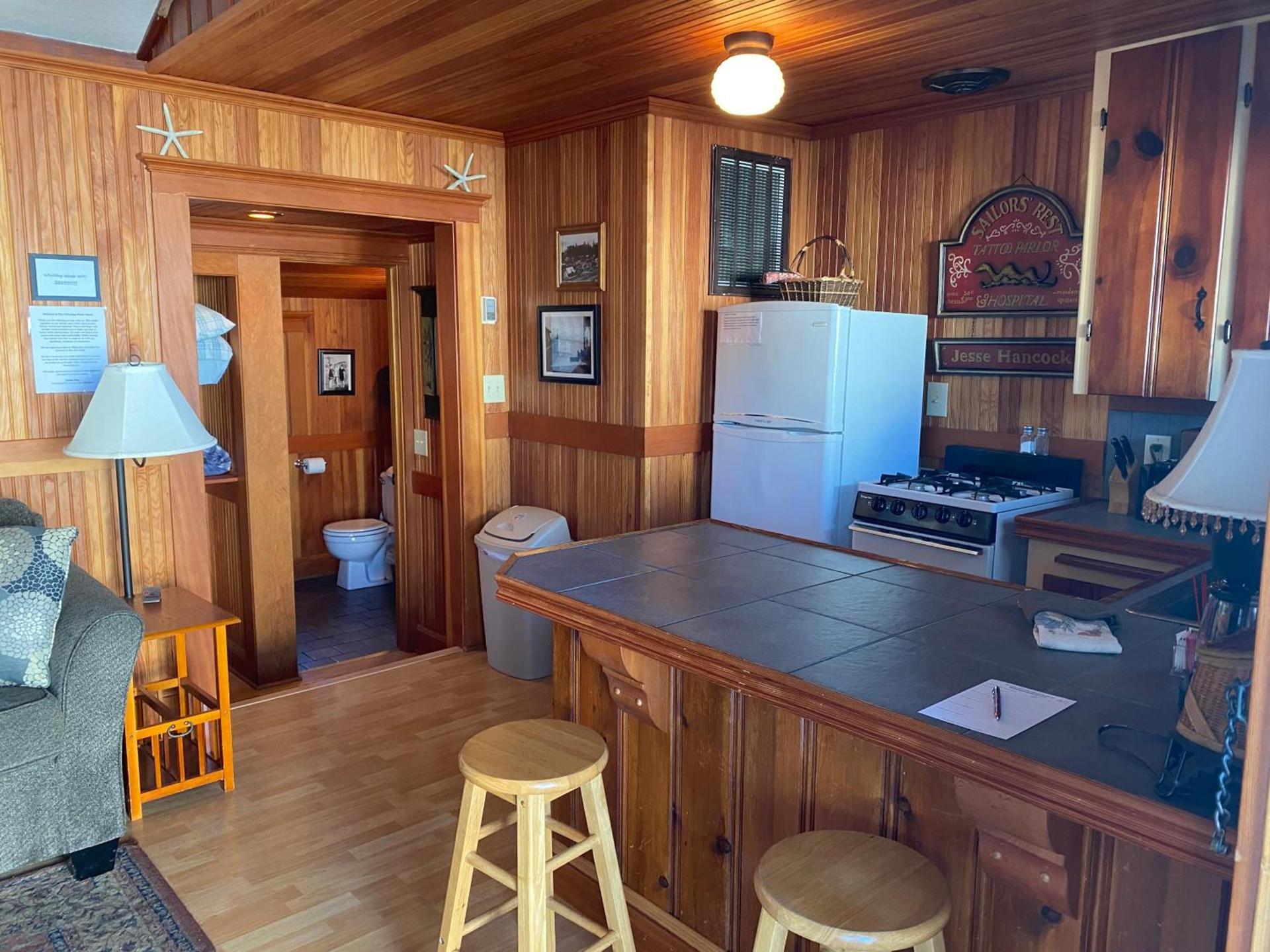 Whistling Winds Motel photo 37