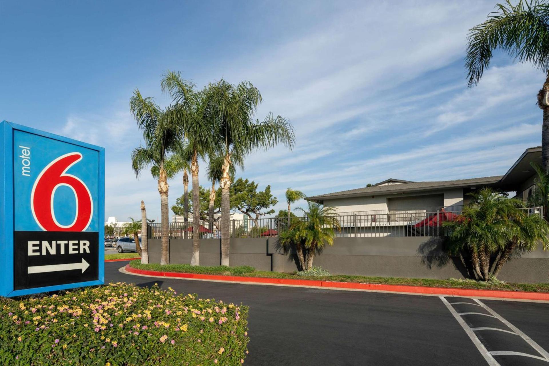 Motel 6-Fontana, CA photo 2