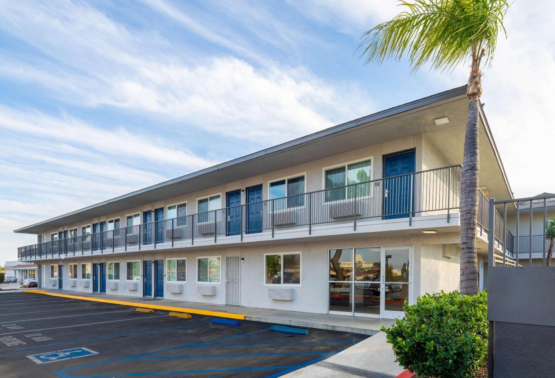 Motel 6-Fontana, CA photo 3