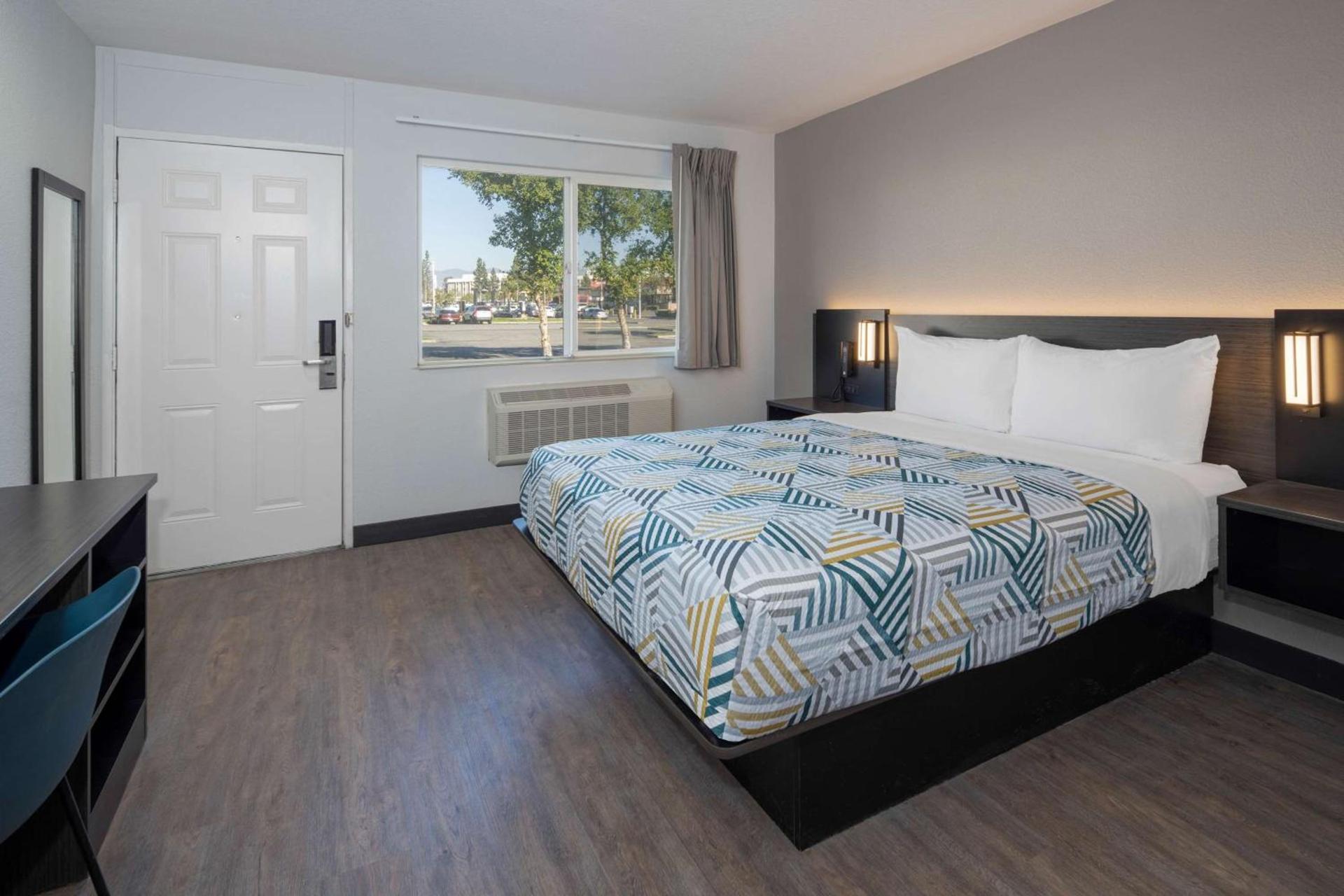Motel 6-Fontana, CA photo 5