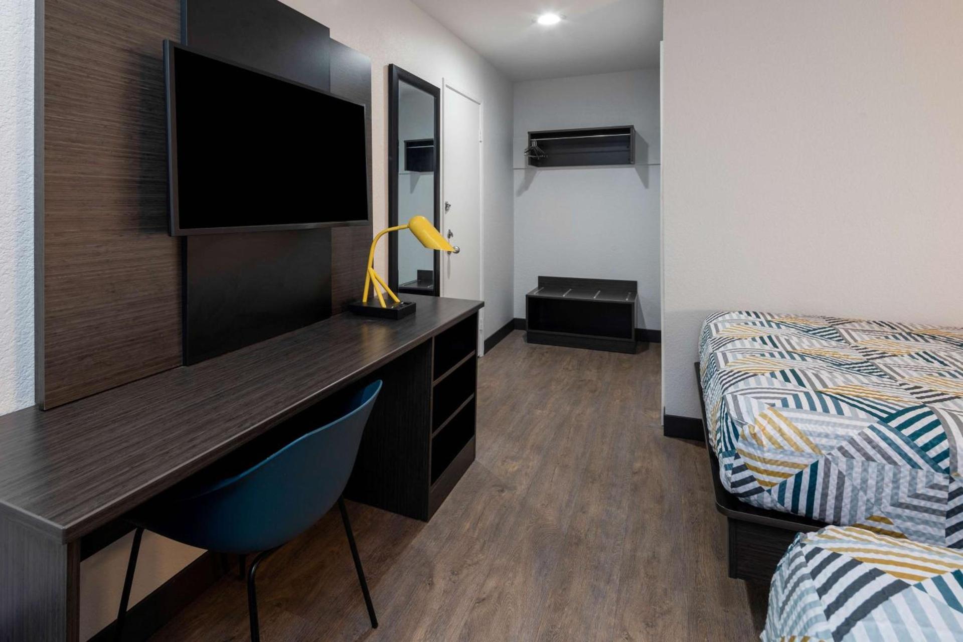 Motel 6-Fontana, CA photo 15