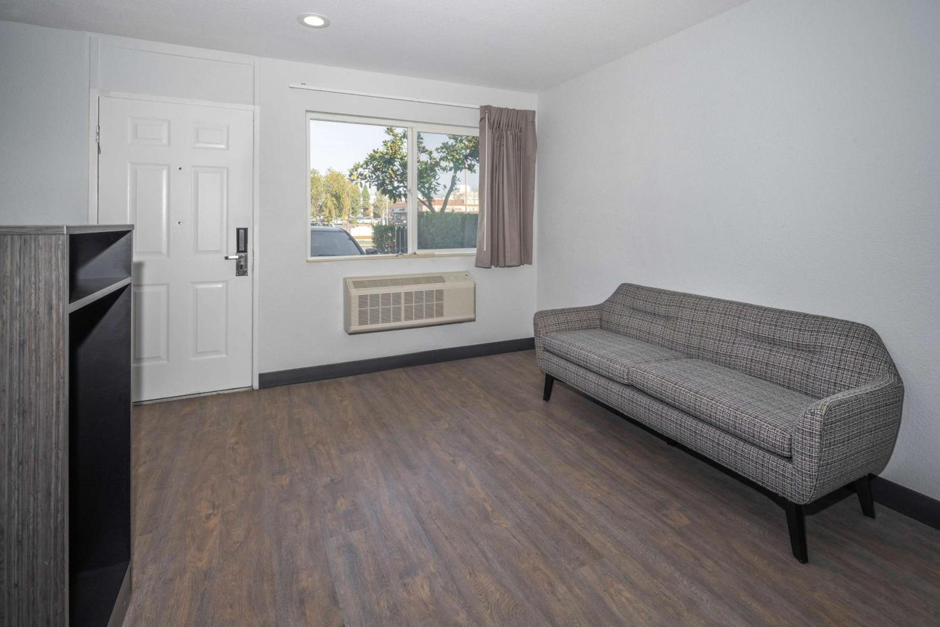 Motel 6-Fontana, CA photo 16