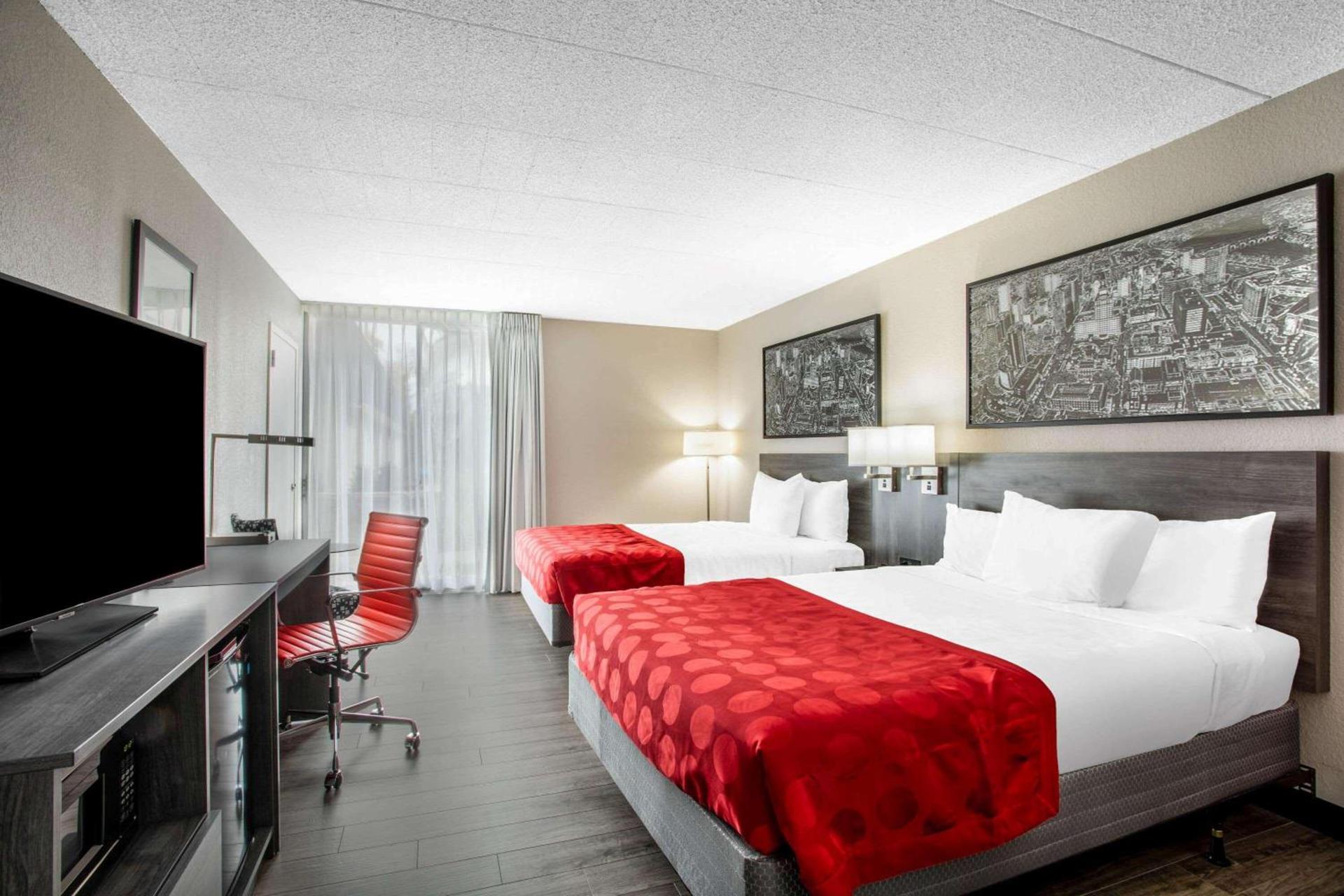 Ramada by Wyndham Hartford North - Bradley Airport photo 60