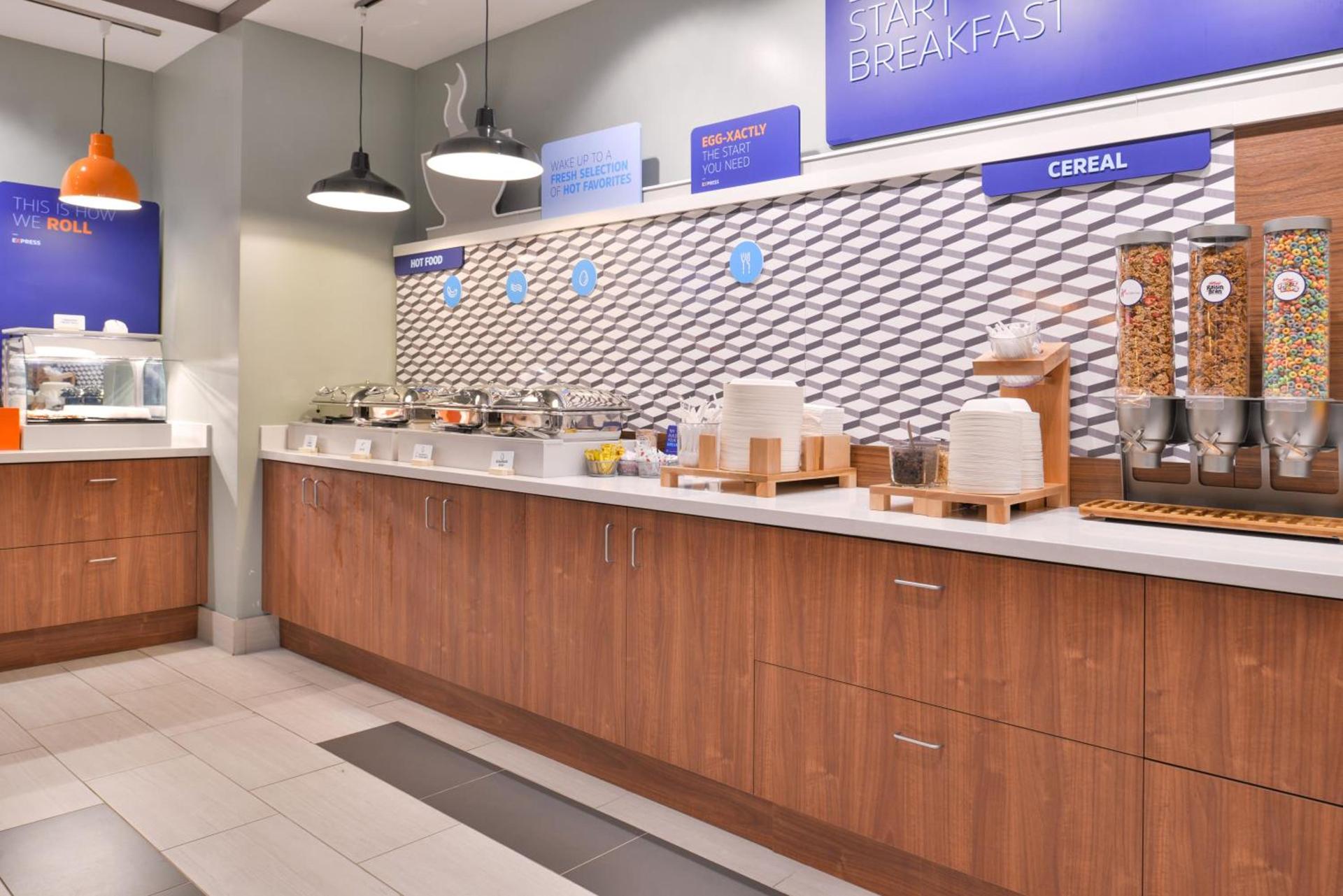 Holiday Inn Express - Milwaukee Downtown by IHG photo 5