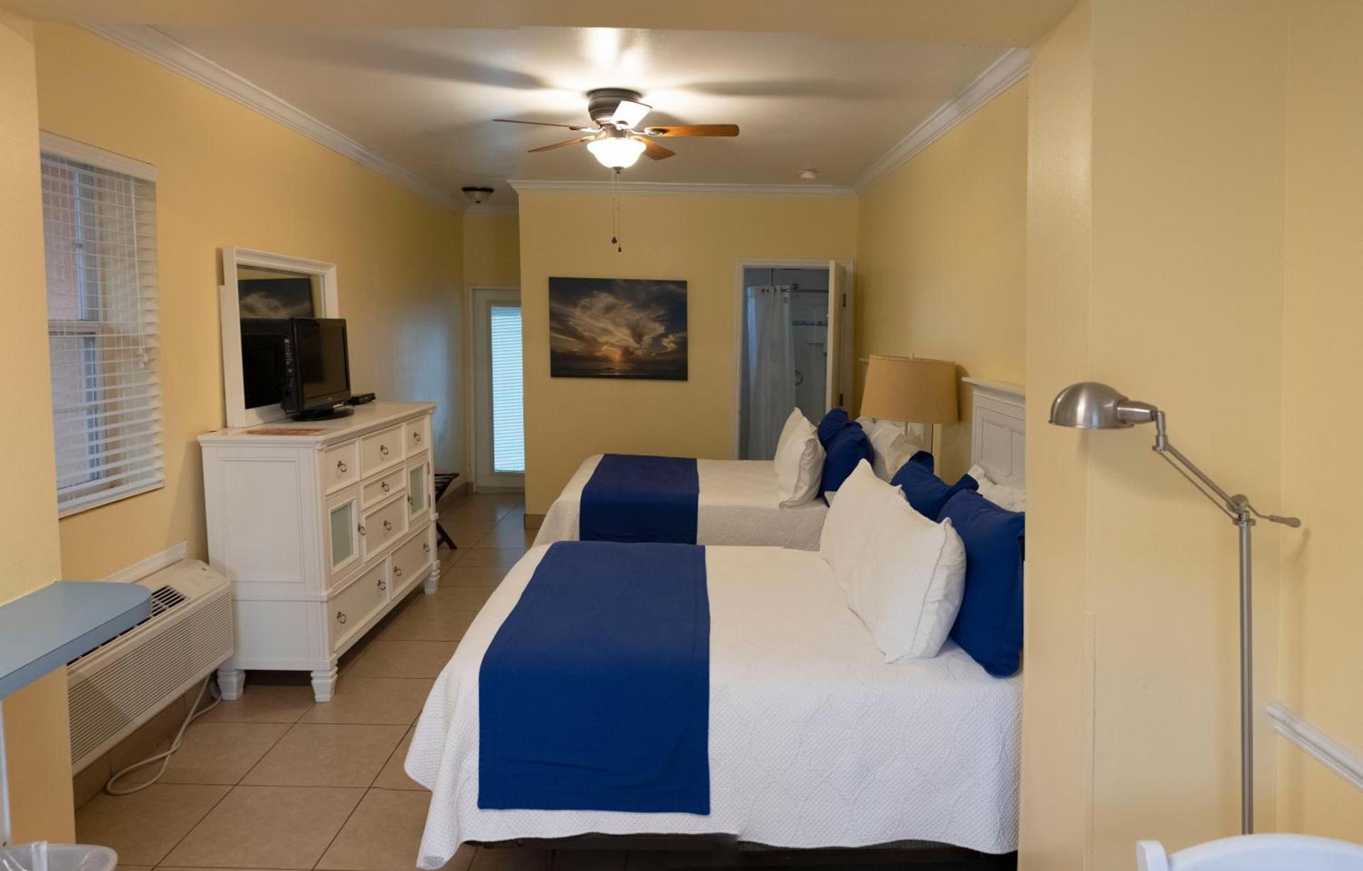 Coral Sands Inn photo 4