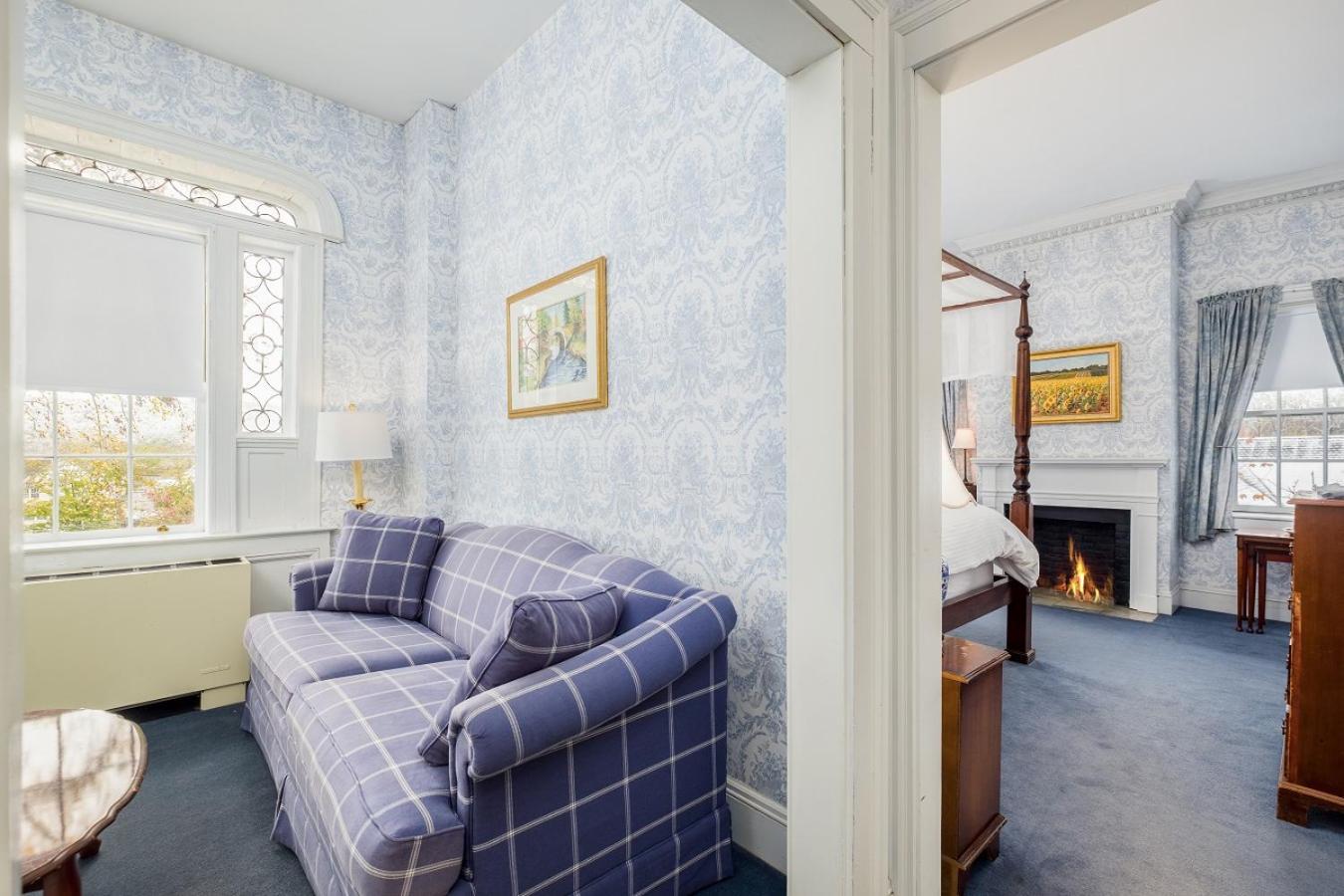 Simsbury 1820 House photo 15