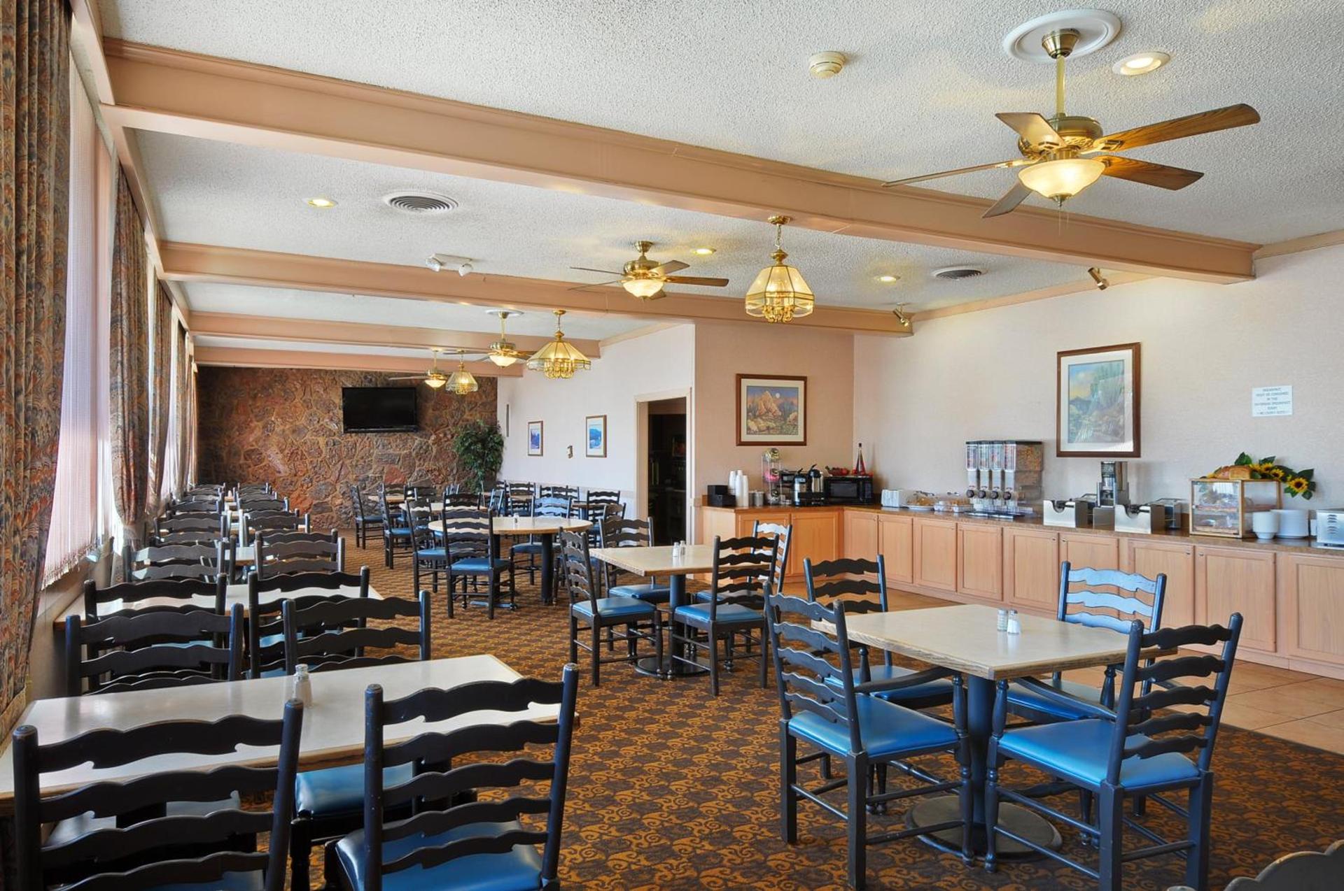 Days Inn & Suites by Wyndham Clovis photo 32
