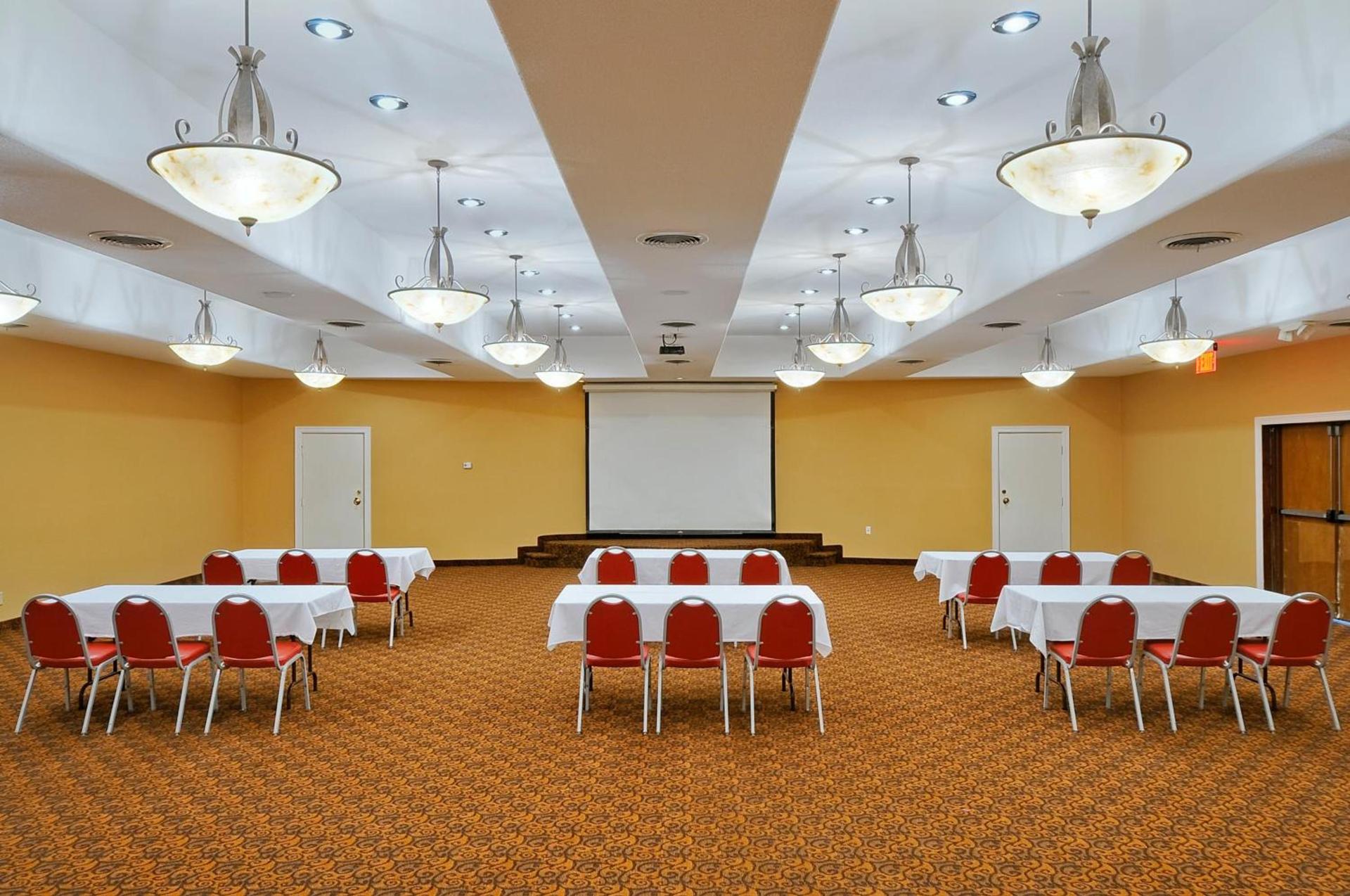 Days Inn & Suites by Wyndham Clovis photo 33